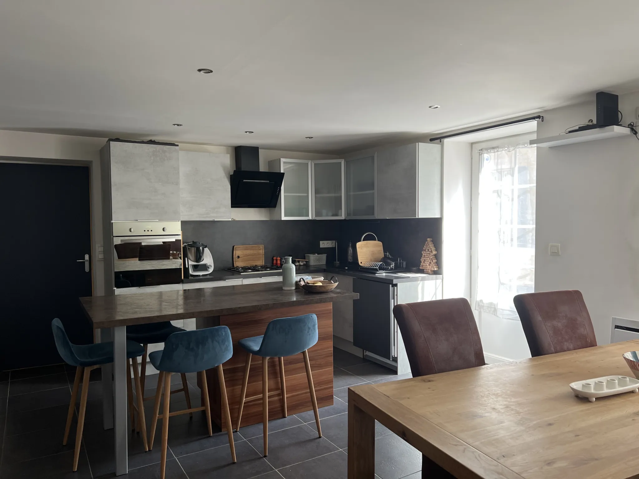 Charmante maison de ville rénovée avec terrasse à Saint-Jean-d’Hermine 