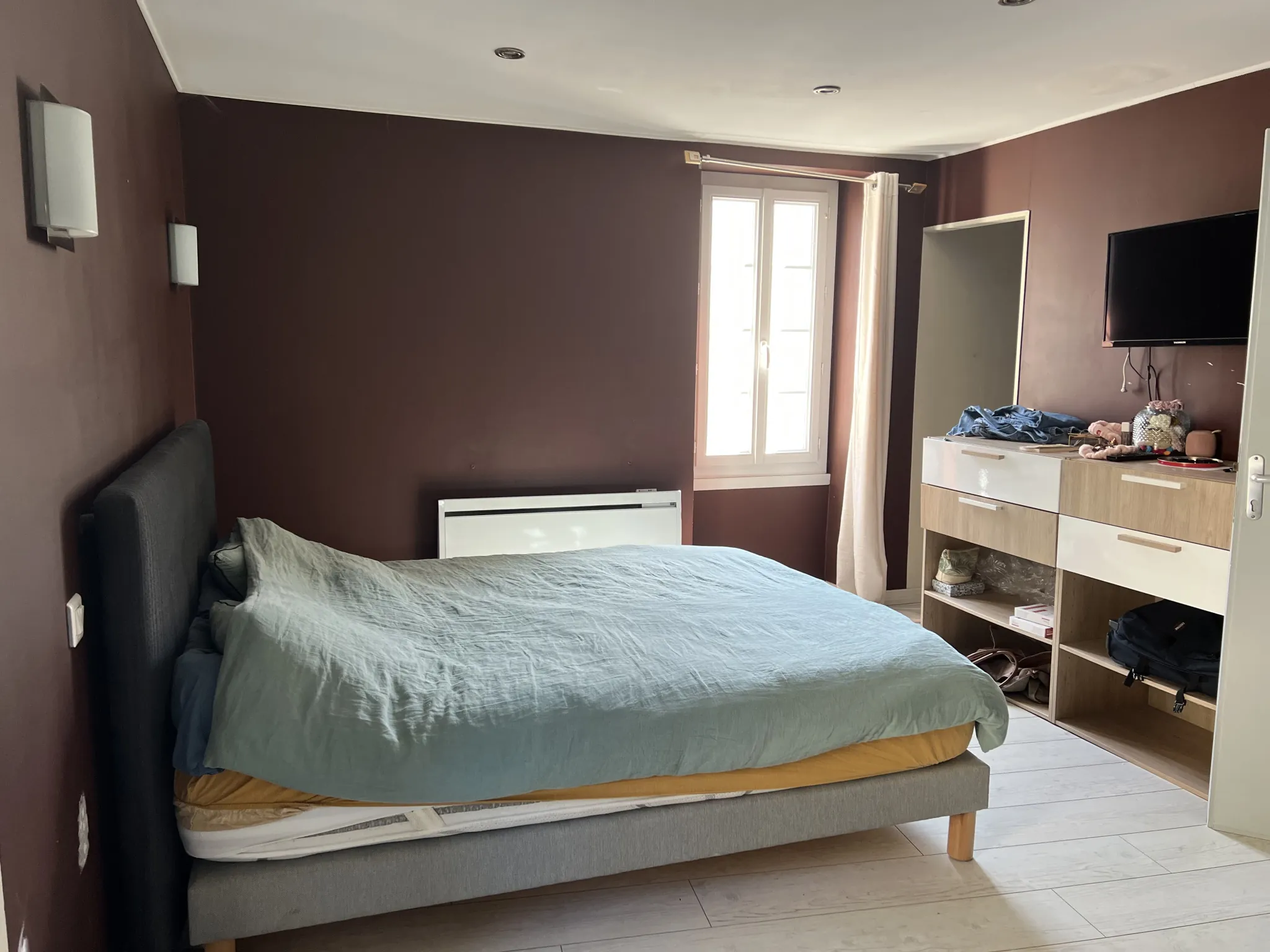 Charmante maison de ville rénovée avec terrasse à Saint-Jean-d’Hermine 