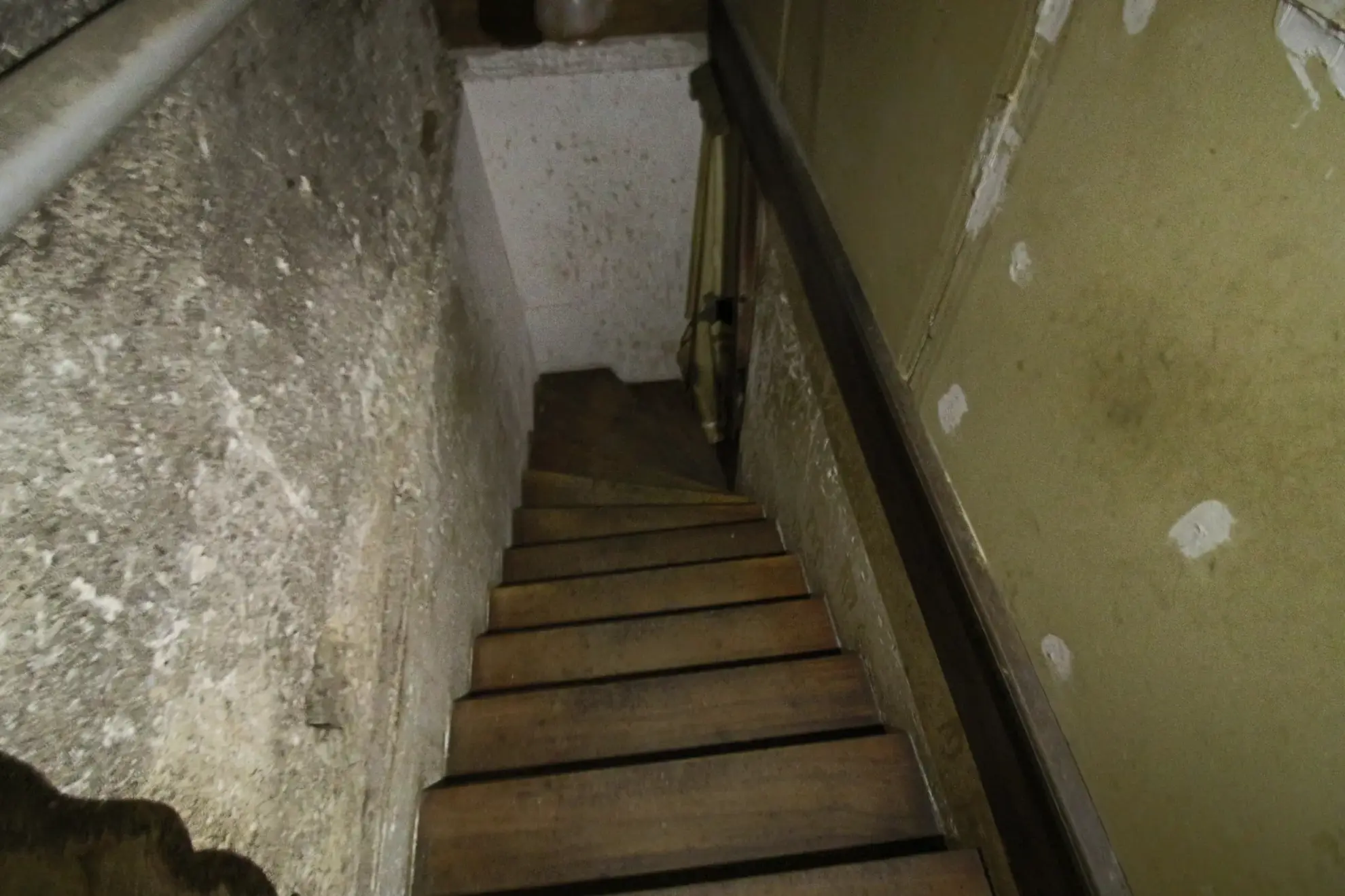 Immeuble à vendre au centre de Puy l'Évêque - Opportunité d'investissement avec revenu locatif 