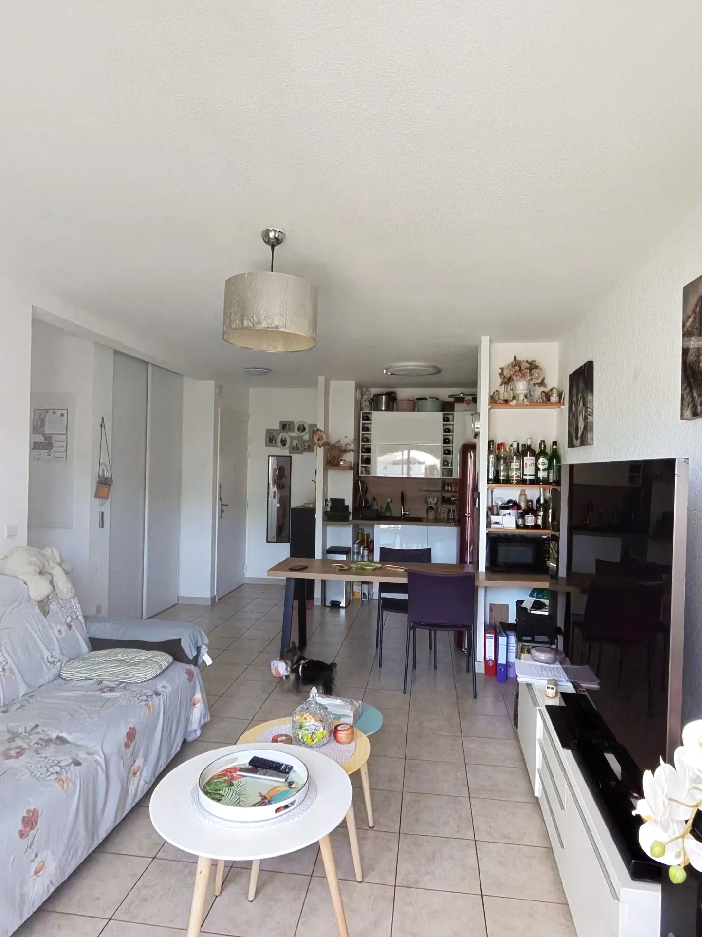 À vendre appartement T2 lumineux avec terrasse à Béziers, résidence sécurisée 