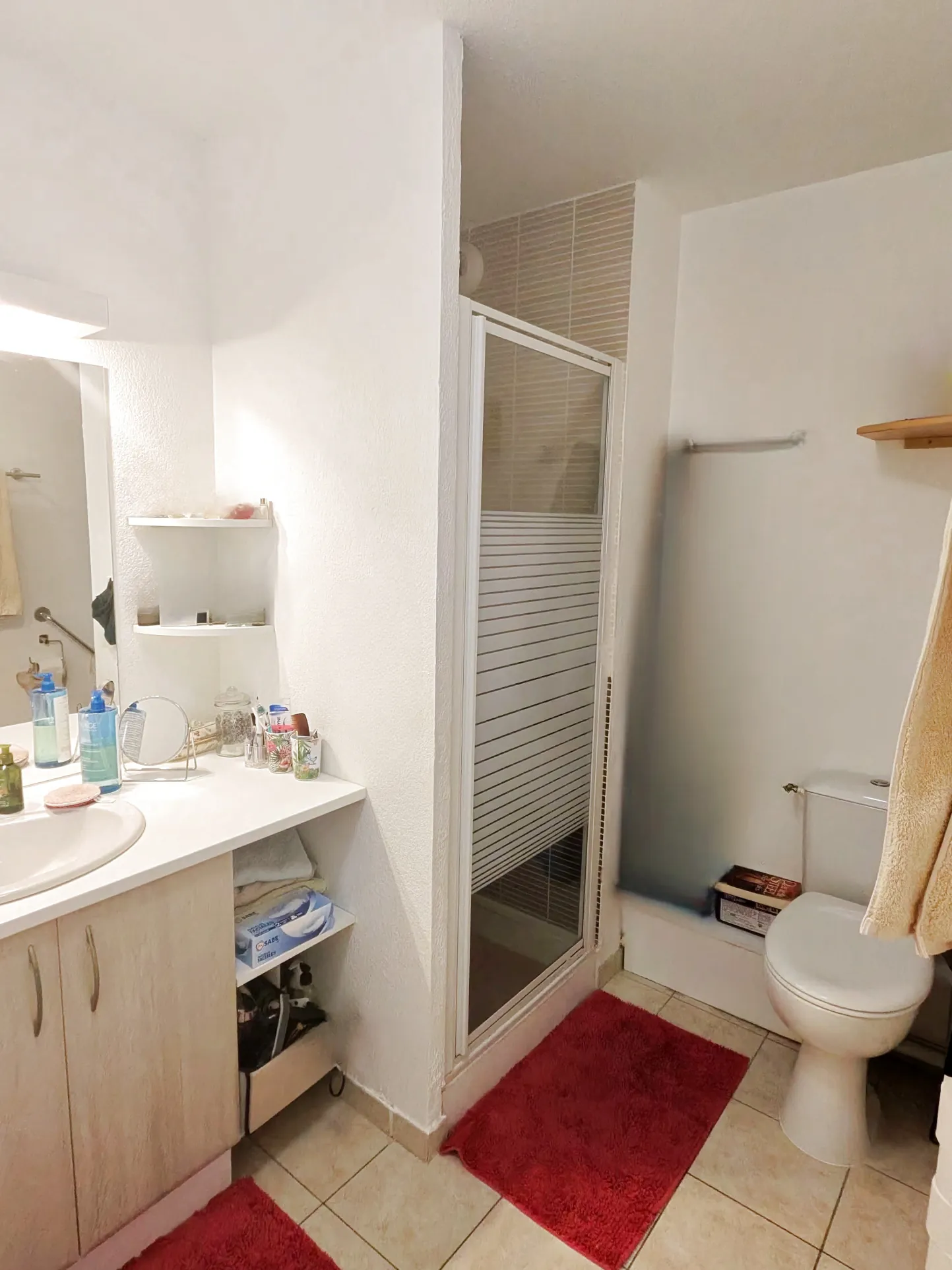 À vendre appartement T2 lumineux avec terrasse à Béziers, résidence sécurisée 