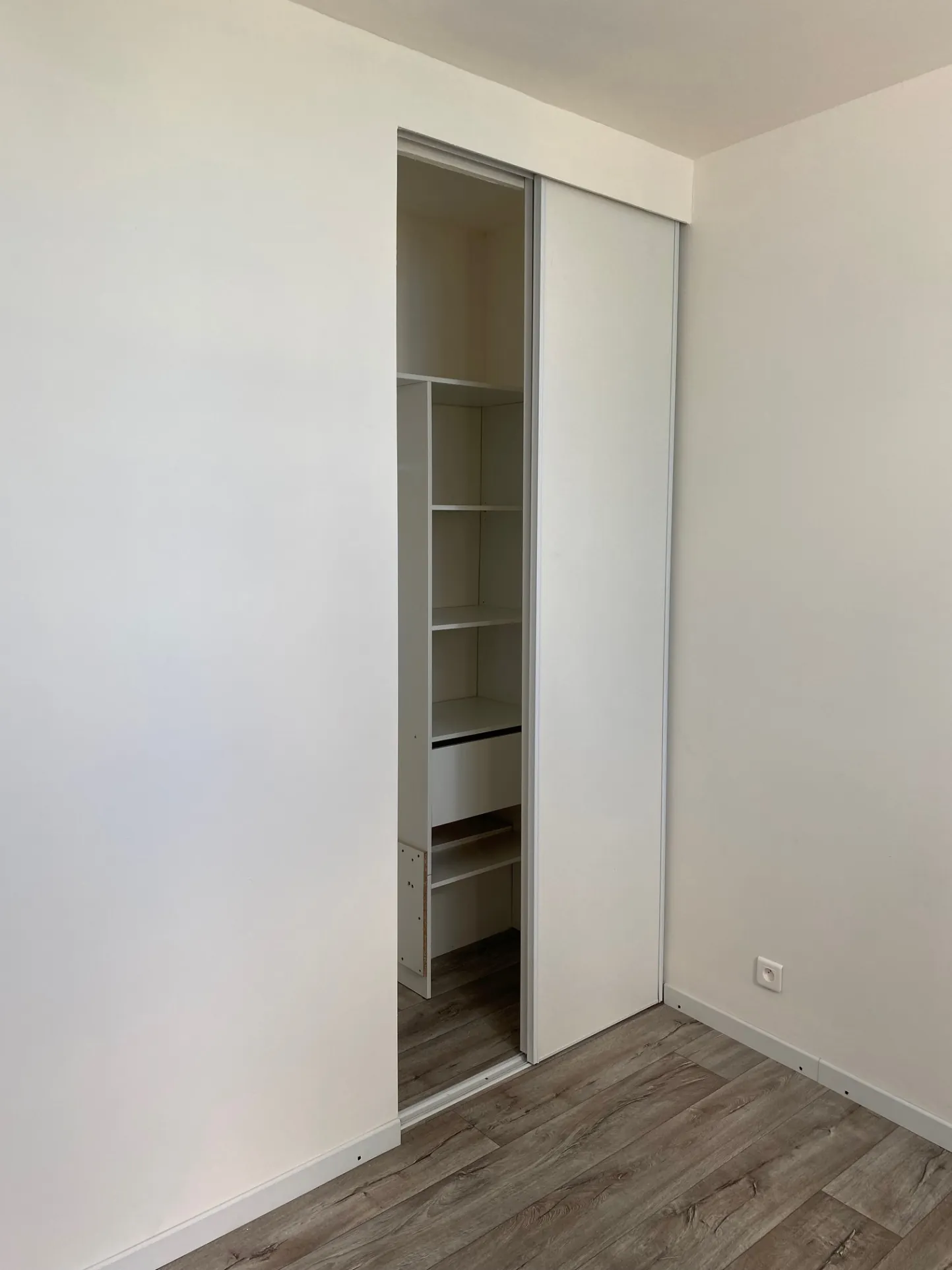 Maison en pierre rénovée avec grand potentiel à Villetoureix en Dordogne 