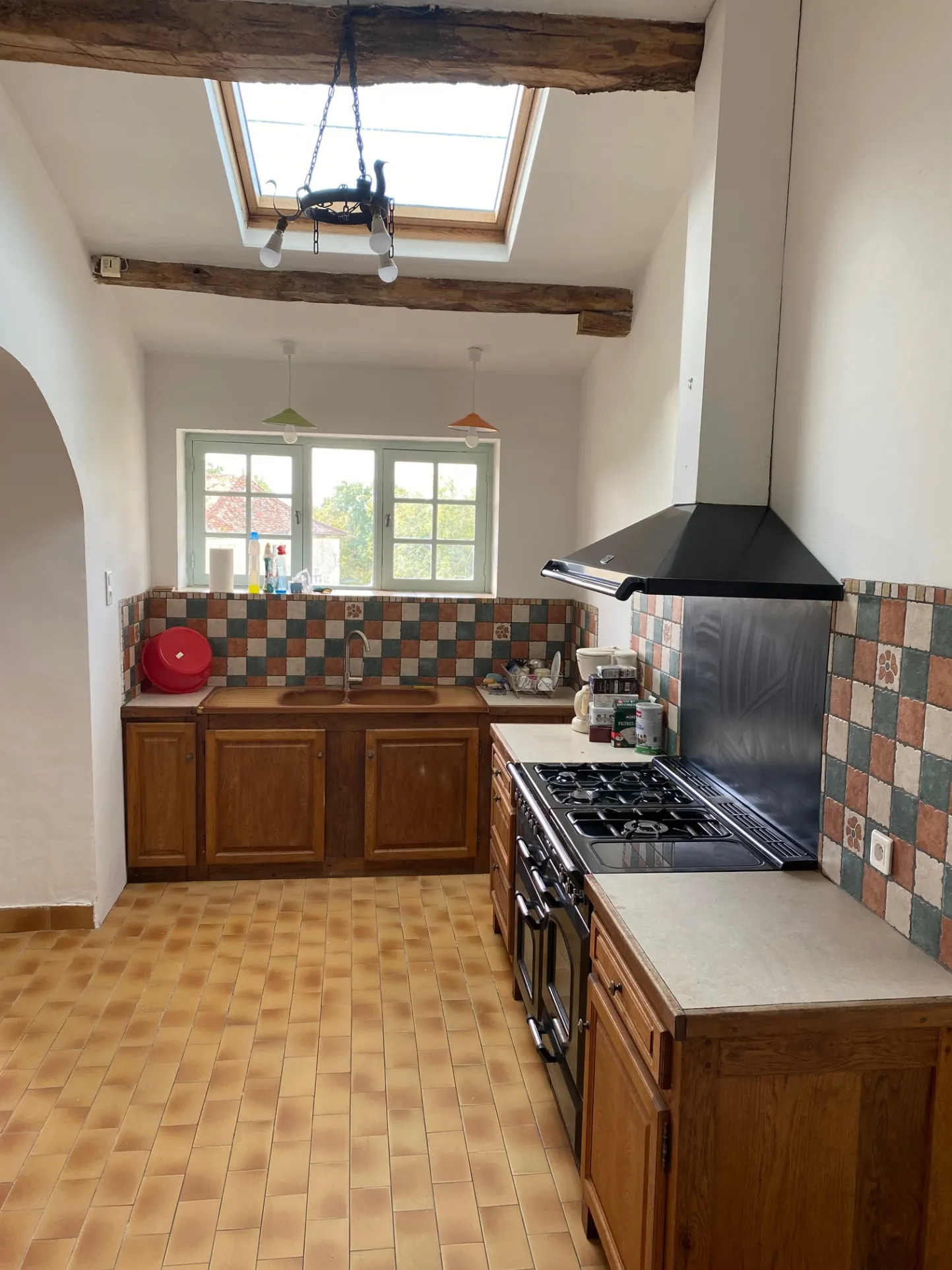 Maison en pierre rénovée avec grand potentiel à Villetoureix en Dordogne 