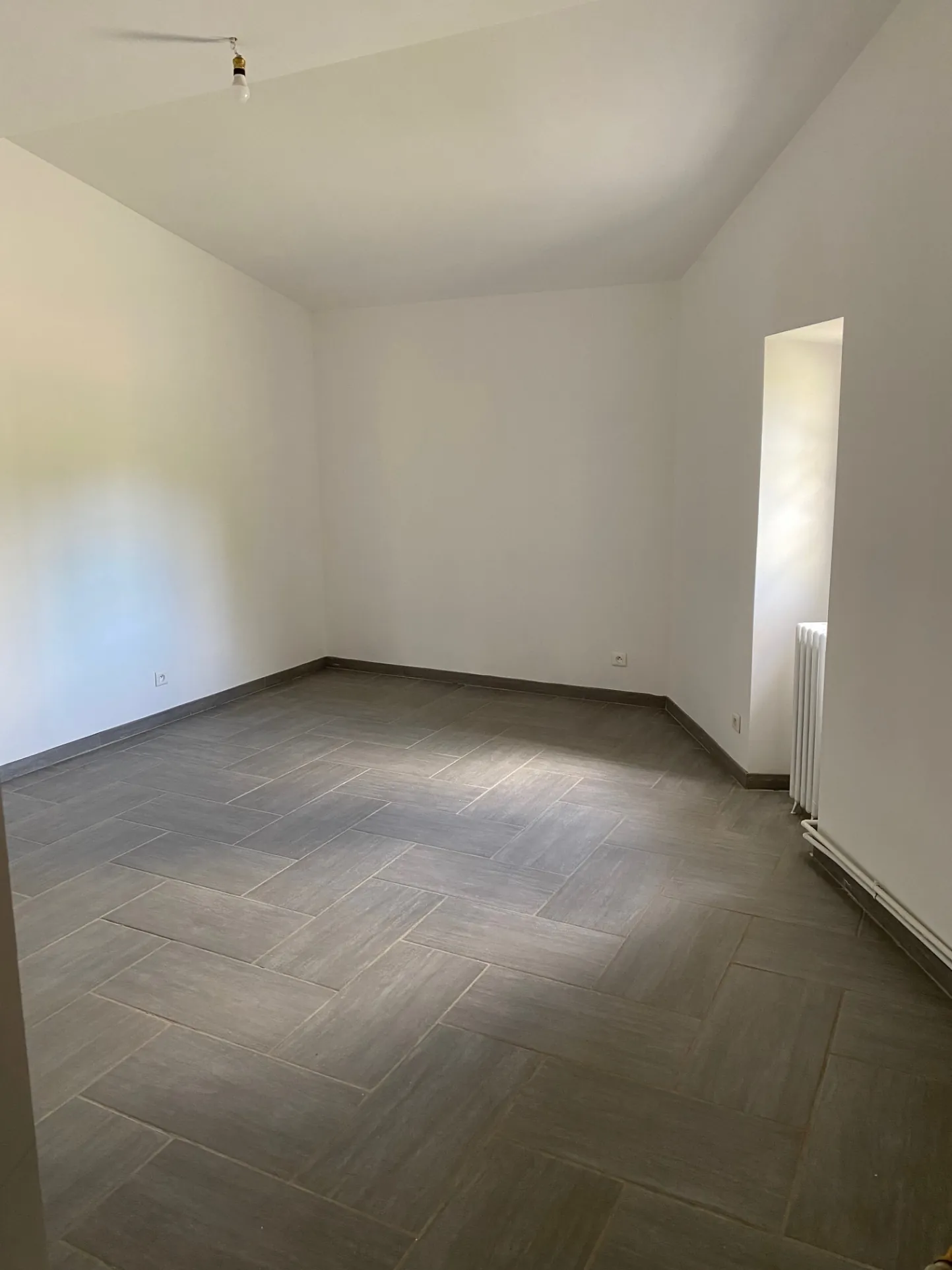 Maison en pierre rénovée avec grand potentiel à Villetoureix en Dordogne 