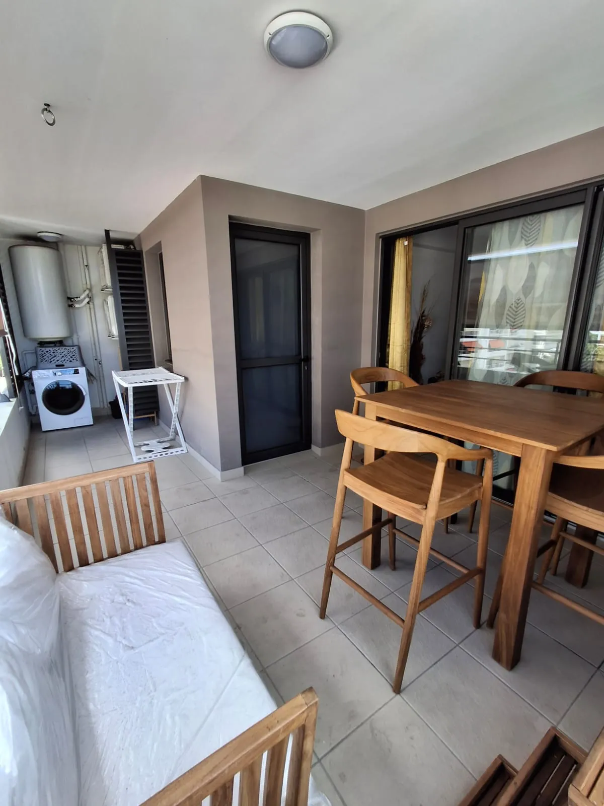 Bel appartement T3 à Fort-de-France avec parking et terrasse, idéal pour investissement locatif 