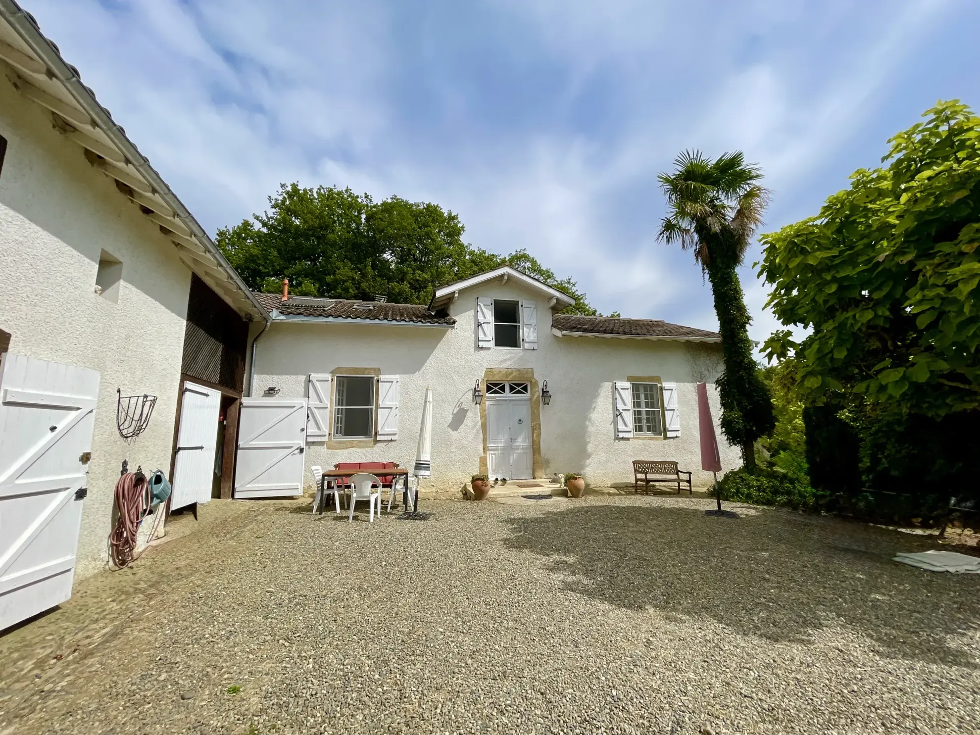 Maison de caractère avec piscine, gîte, vue Pyrénées à vendre près de Marciac