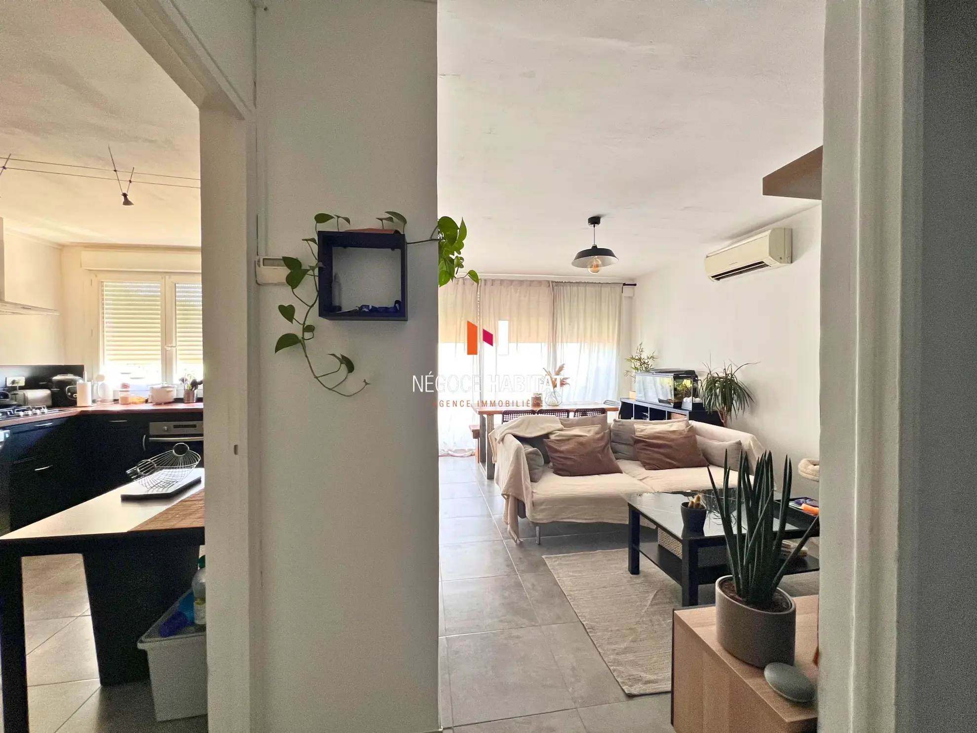 Appartement T4 à Lunel de 76,7 m² avec balcon et parking privé 
