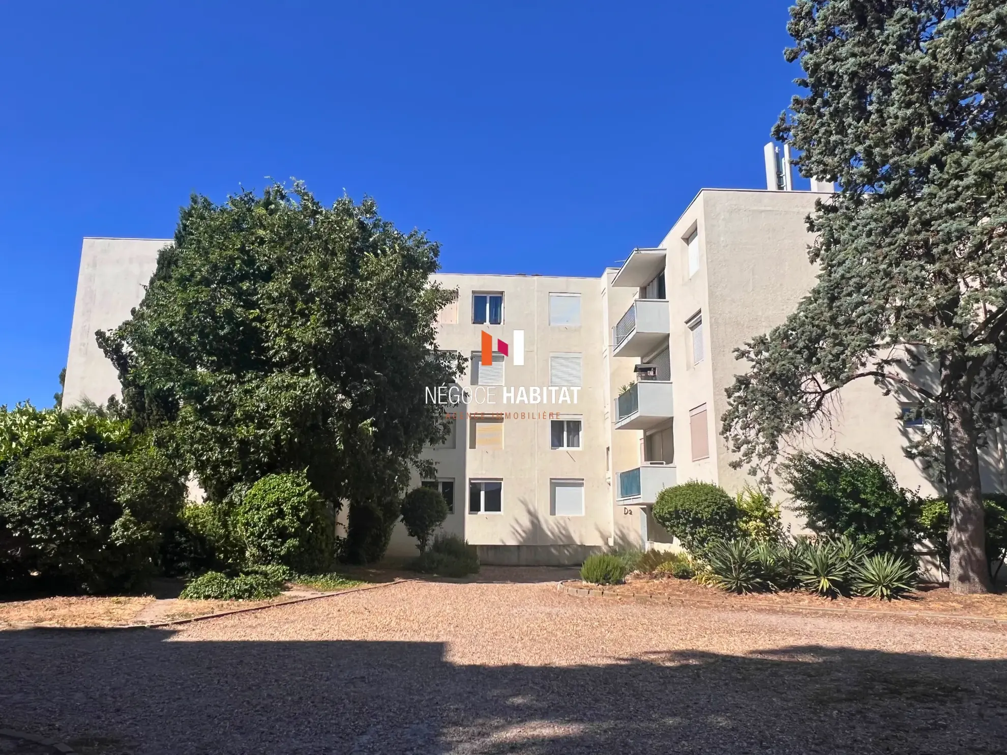 Appartement T4 à Lunel de 76,7 m² avec balcon et parking privé 