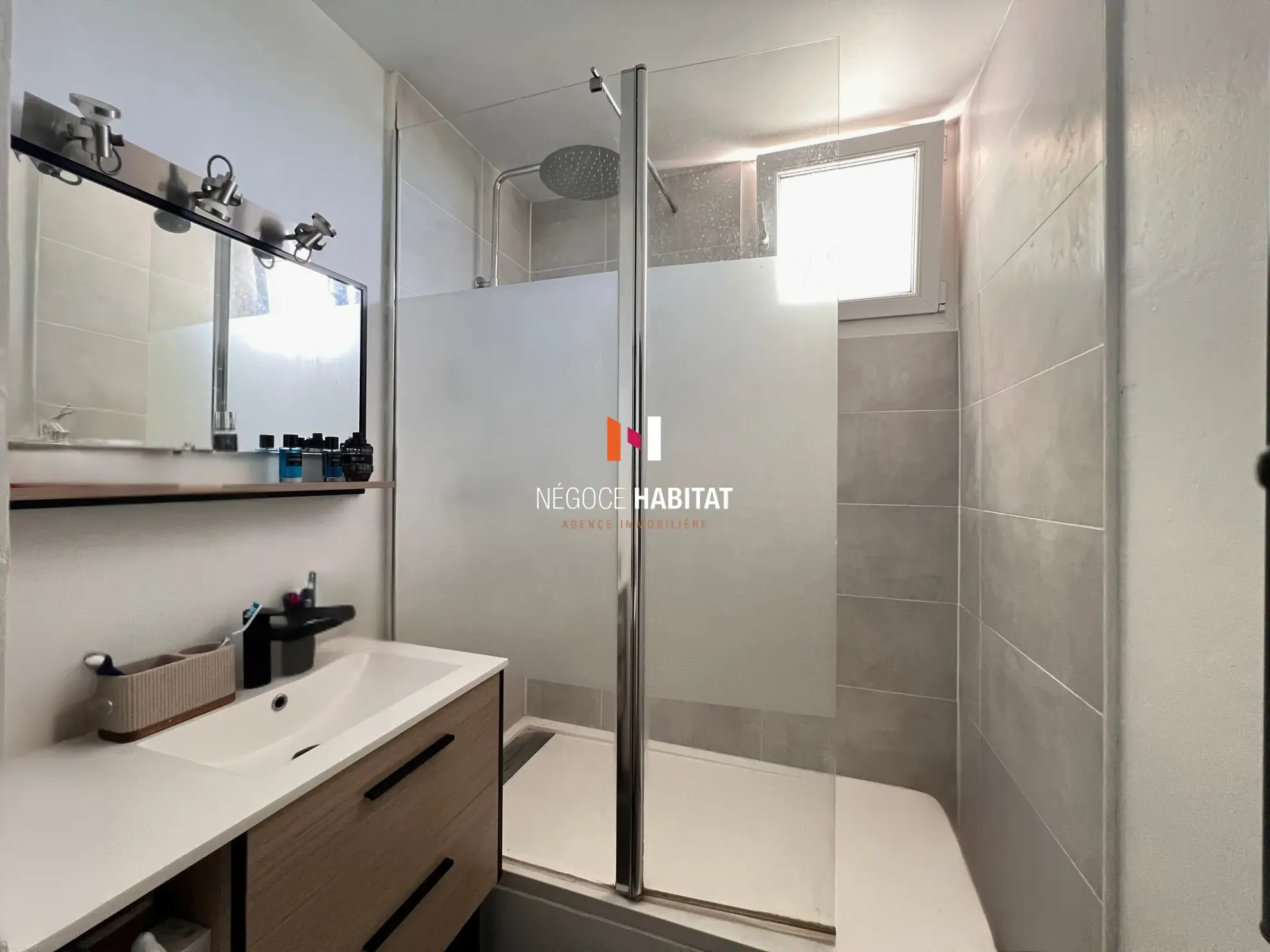 Appartement T4 à Lunel de 76,7 m² avec balcon et parking privé 