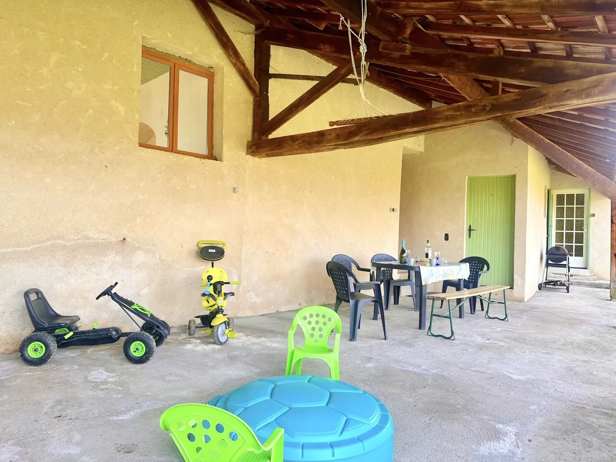 Charmante maison de plain-pied avec terrasse et grand terrain à Lapalisse 