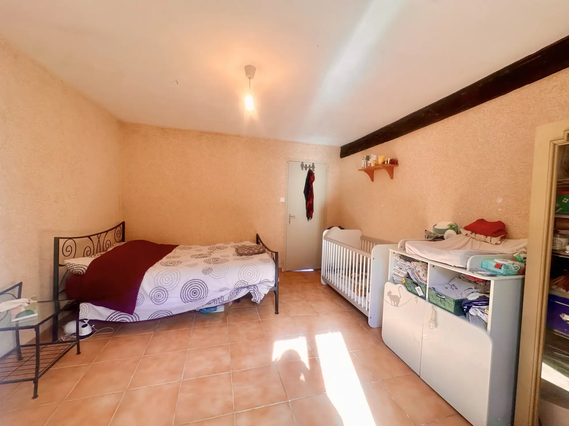 Charmante maison de plain-pied avec terrasse et grand terrain à Lapalisse 