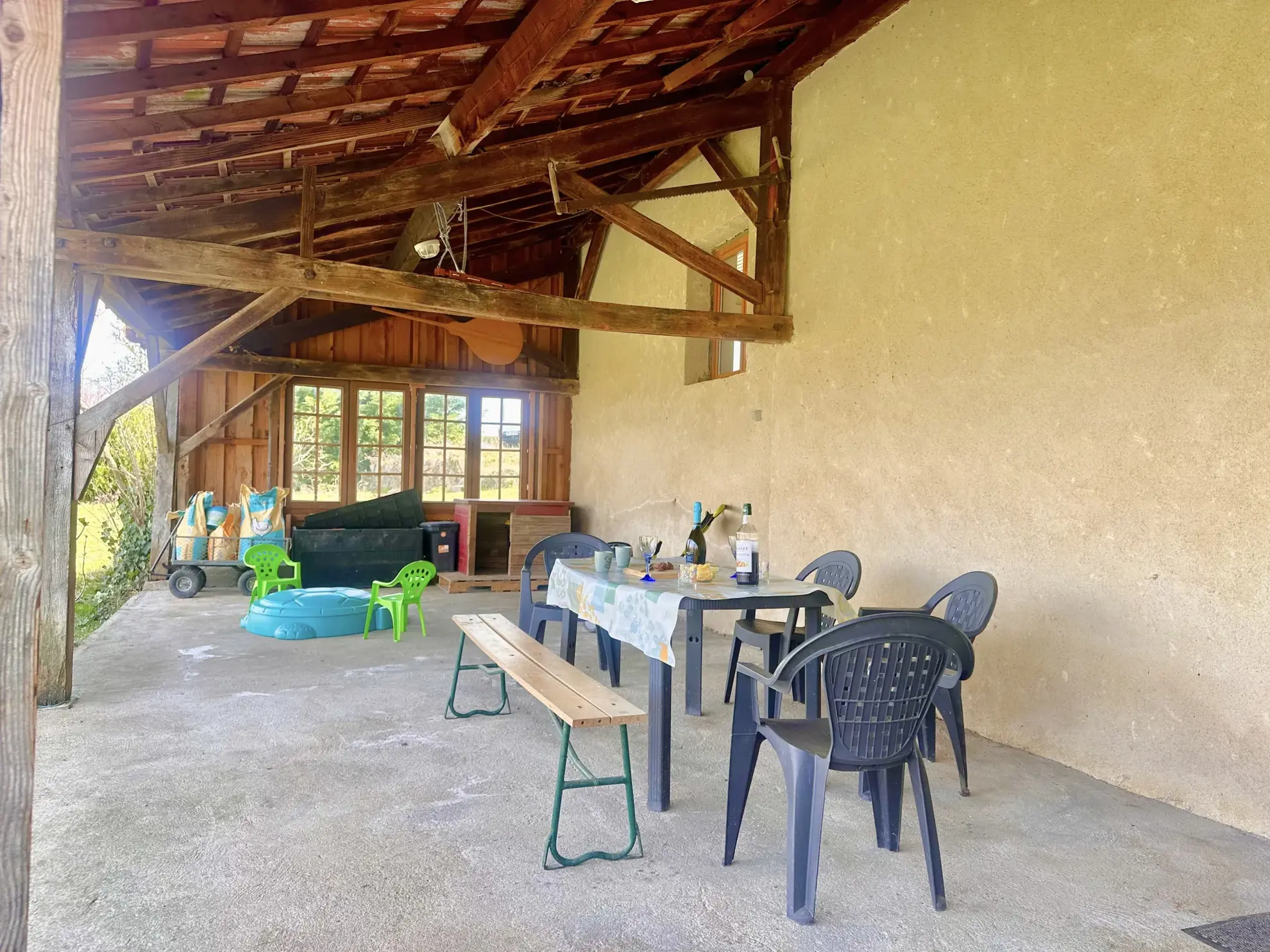 Charmante maison de plain-pied avec terrasse et grand terrain à Lapalisse 