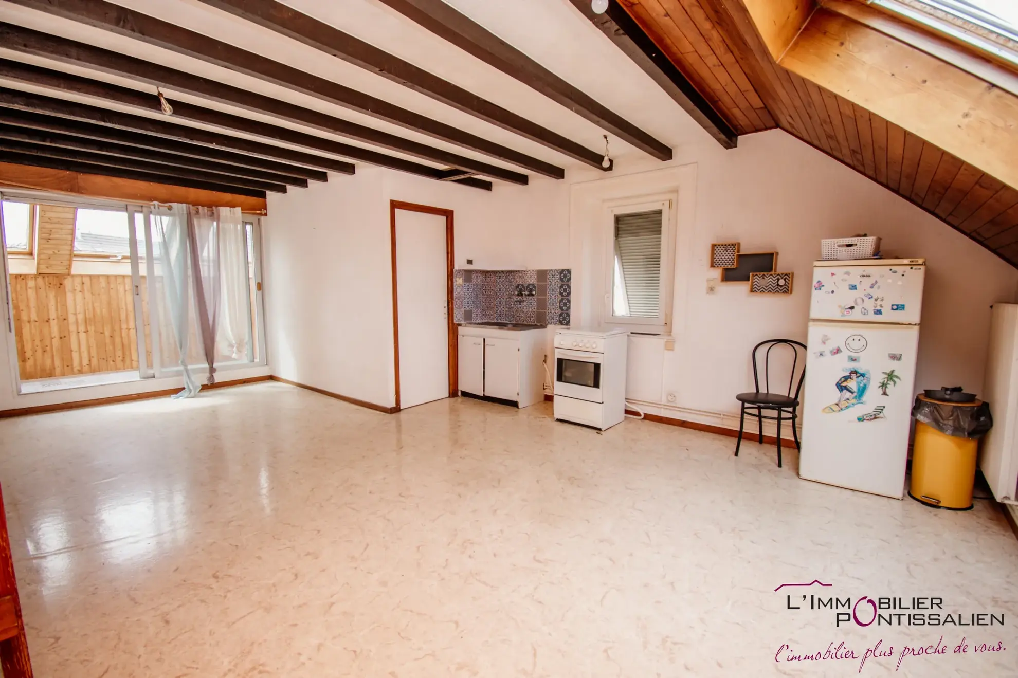 Appartement duplex 2 pièces avec loggia et cave à Pontarlier centre-ville 