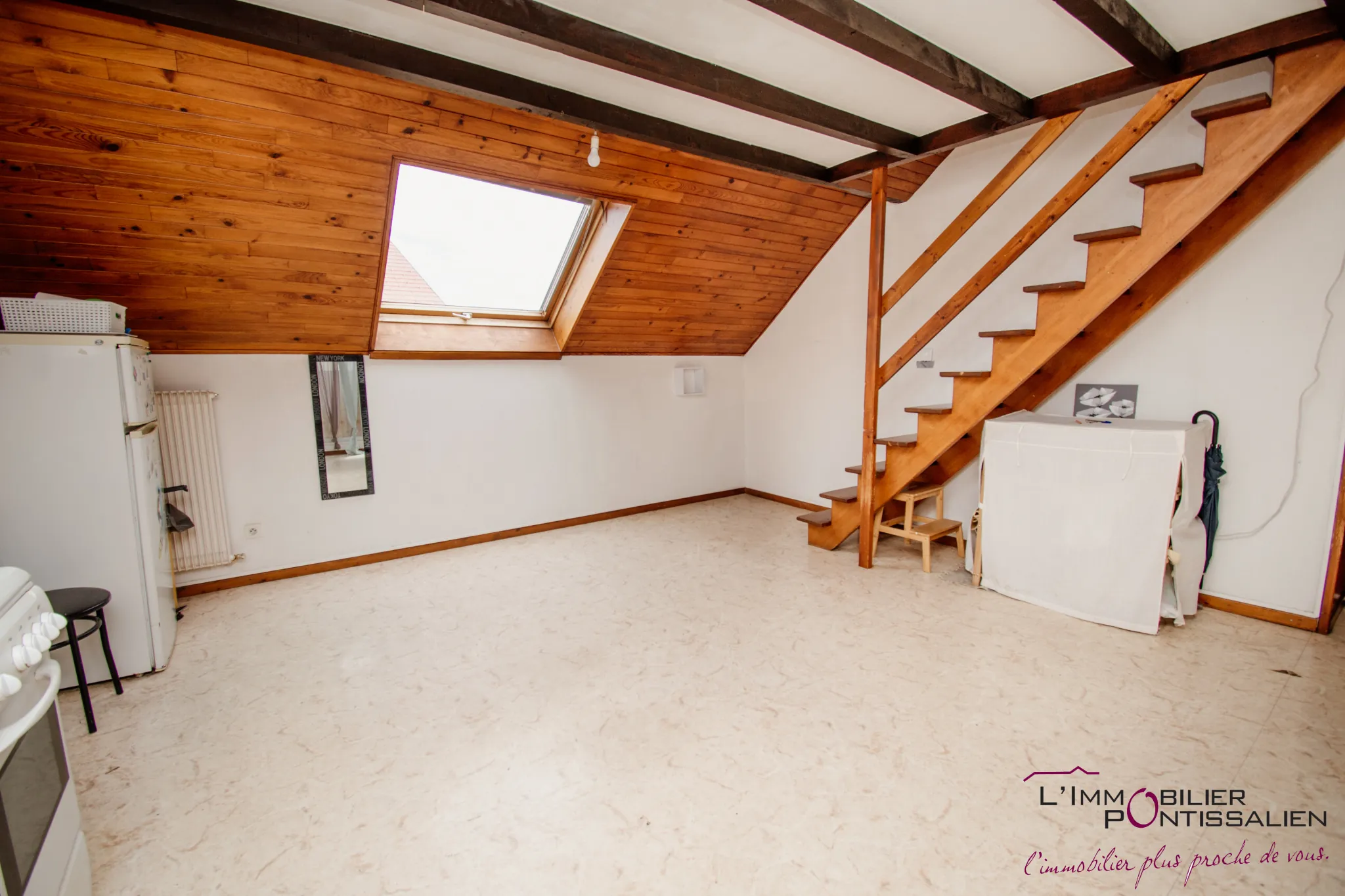 Appartement duplex 2 pièces avec loggia et cave à Pontarlier centre-ville 