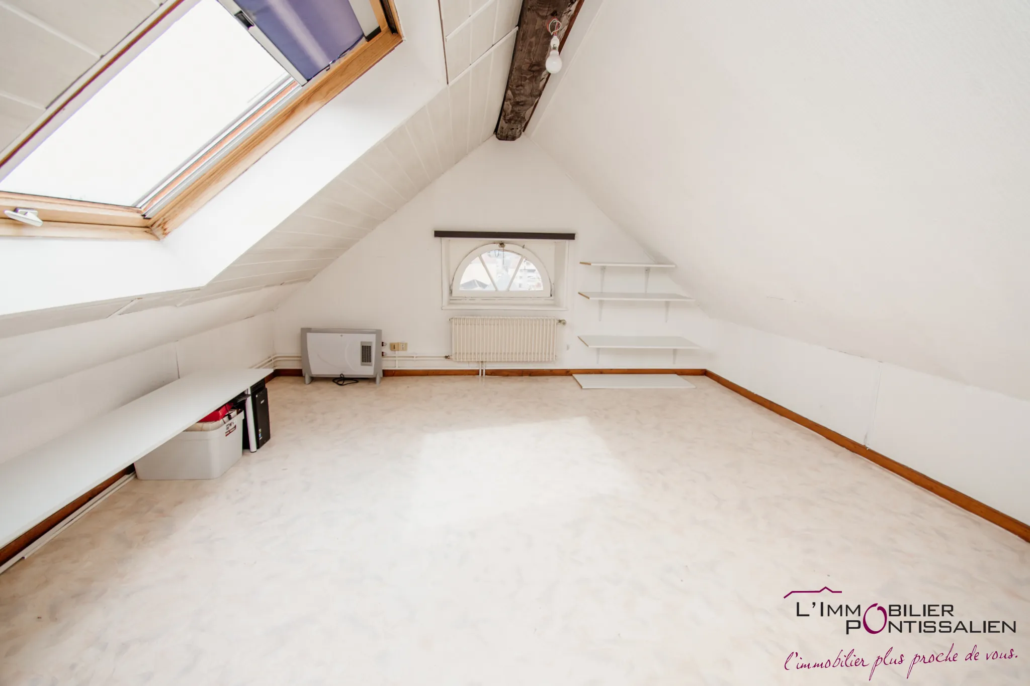 Appartement duplex 2 pièces avec loggia et cave à Pontarlier centre-ville 