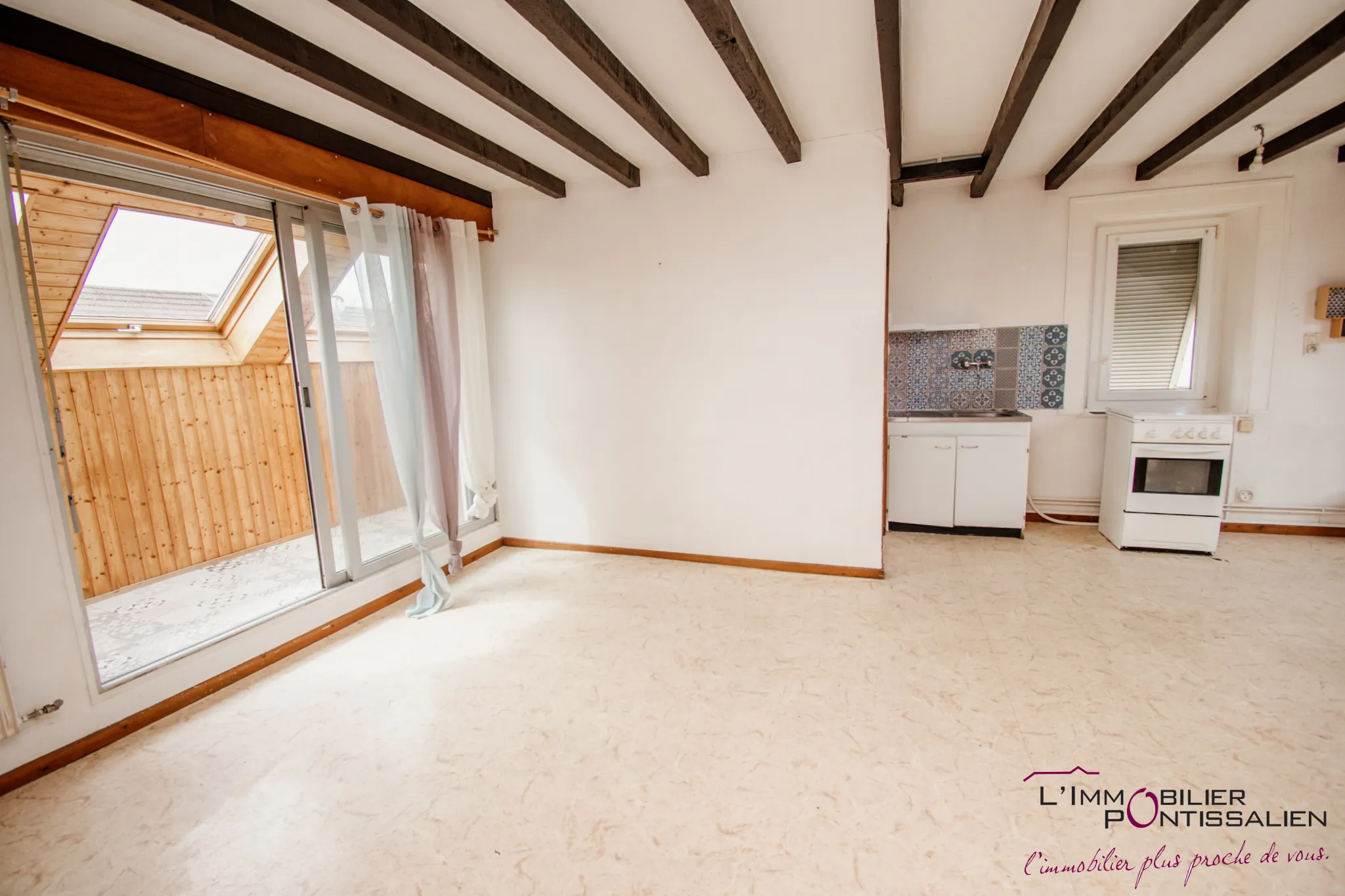 Appartement duplex 2 pièces avec loggia et cave à Pontarlier centre-ville 