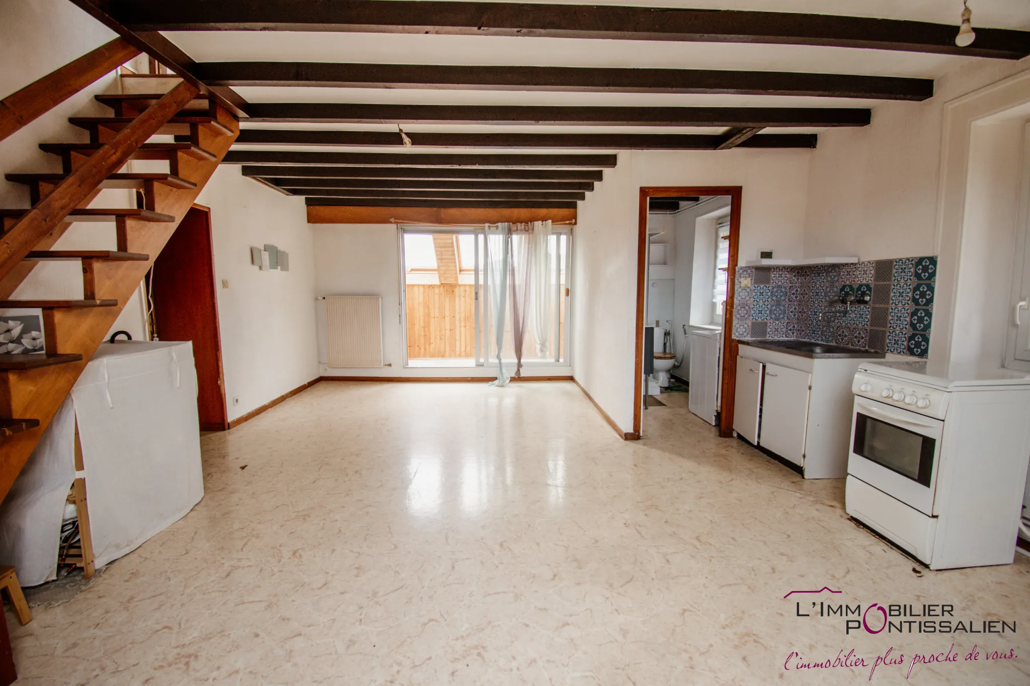Appartement duplex 2 pièces avec loggia et cave à Pontarlier centre-ville 