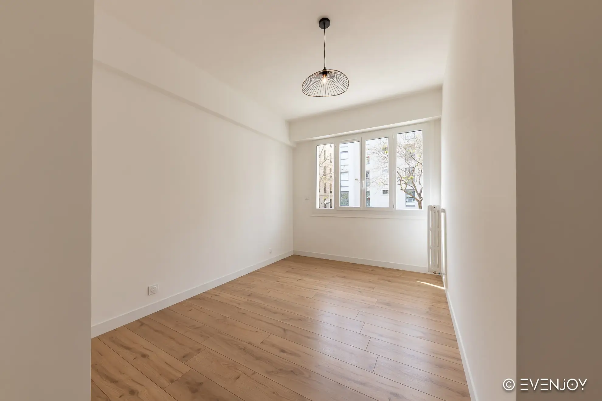 Appartement T3 rénové avec balcon sud à Nice Parc Impérial 