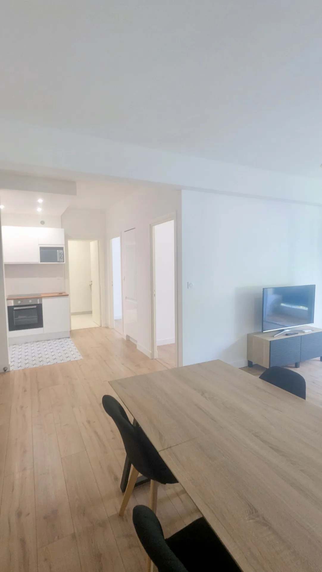 Appartement T3 rénové avec balcon sud à Nice Parc Impérial 