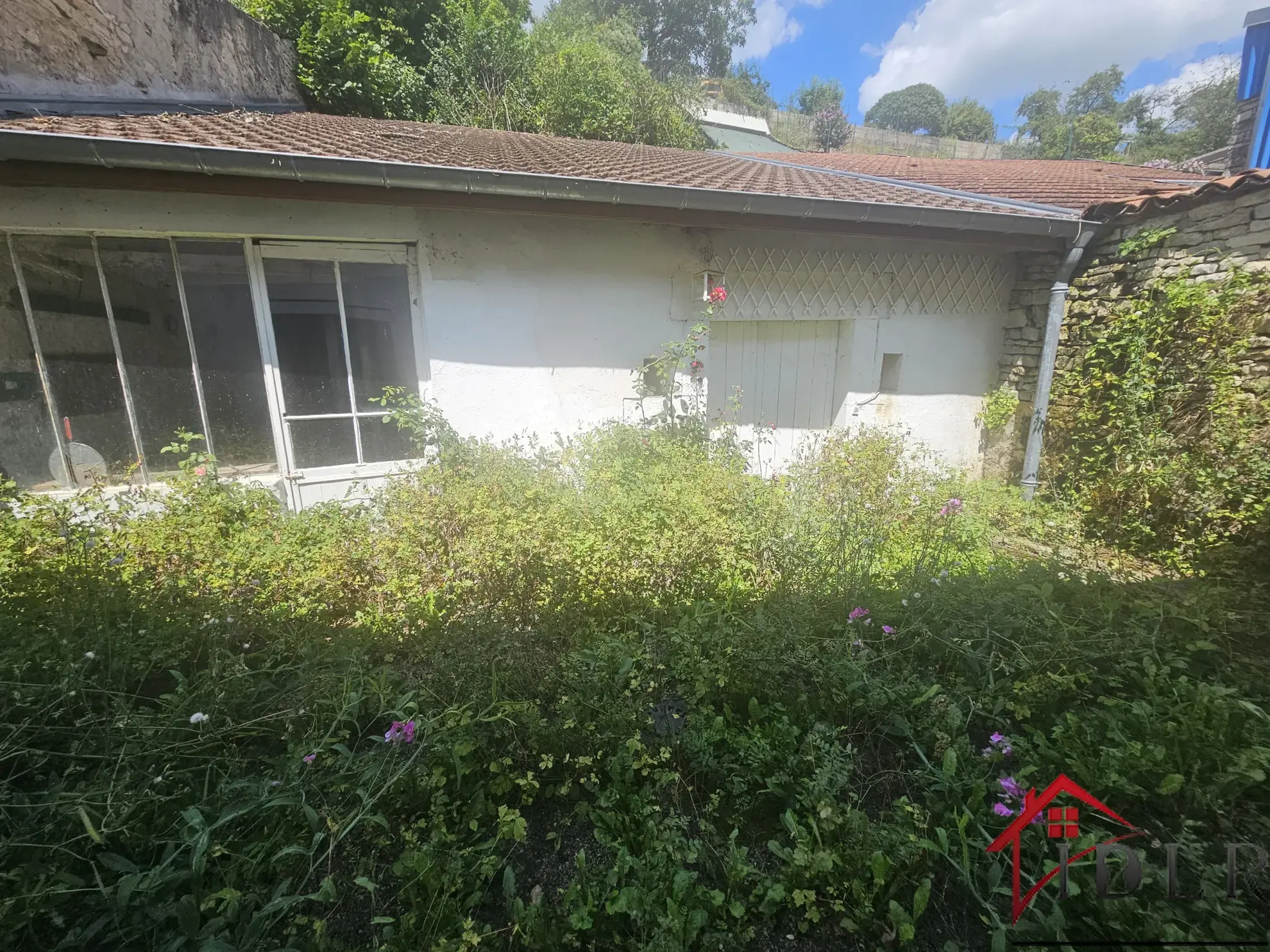 Maison à vendre de 136 m² à Bourbonne-les-Bains avec garage et terrasse 