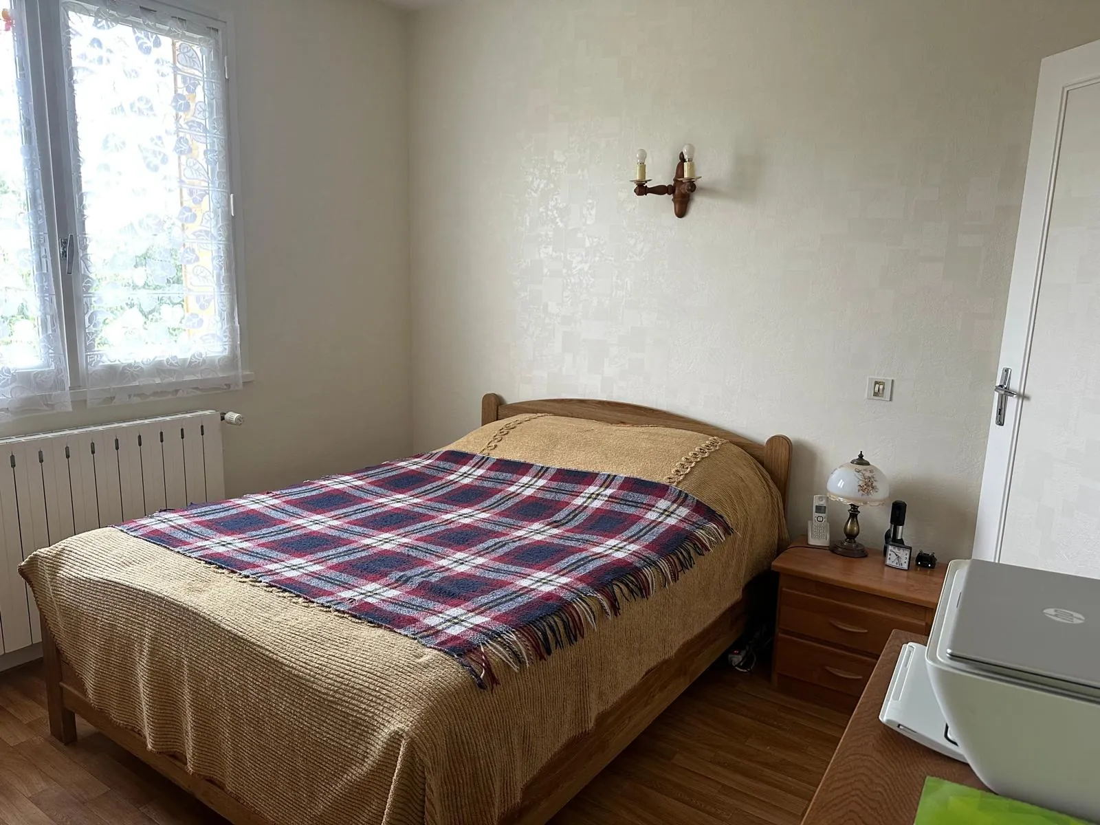 Pavillon avec sous-sol à Cercy la Tour, 3 chambres, terrain clos 