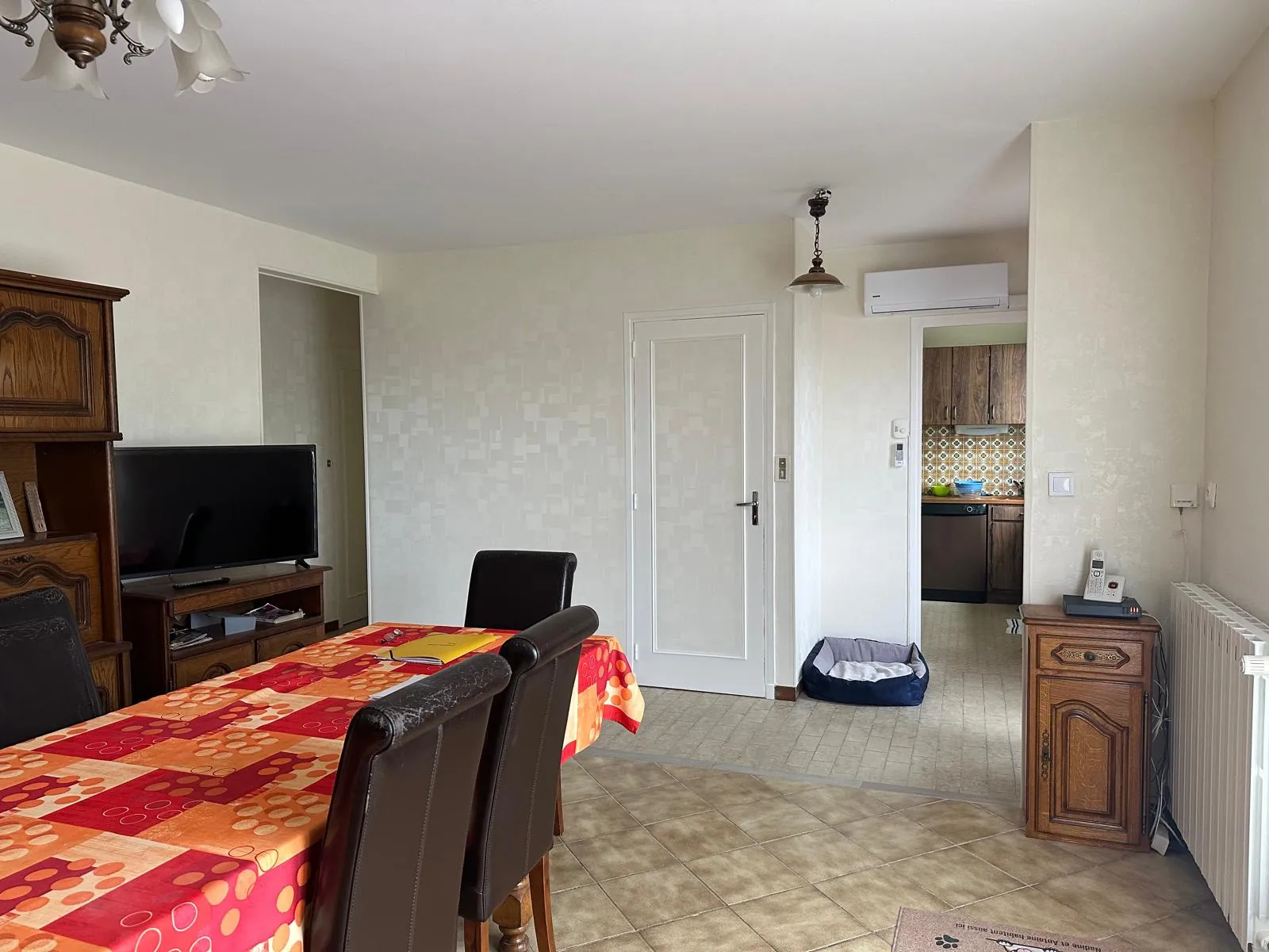 Pavillon avec sous-sol à Cercy la Tour, 3 chambres, terrain clos 