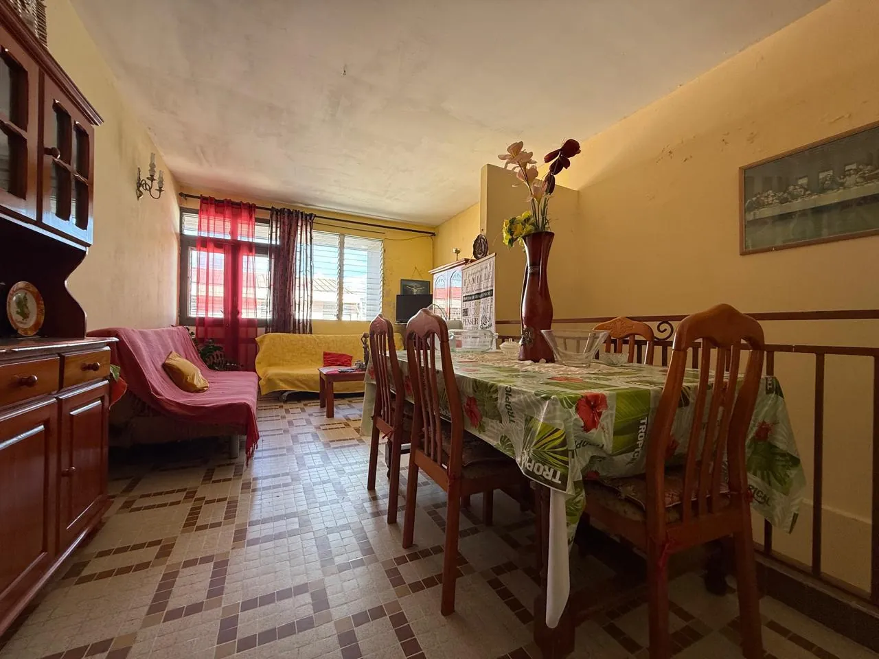 Maison à Fort-de-France Sainte-Thérèse avec potentiel locatif et division possible 