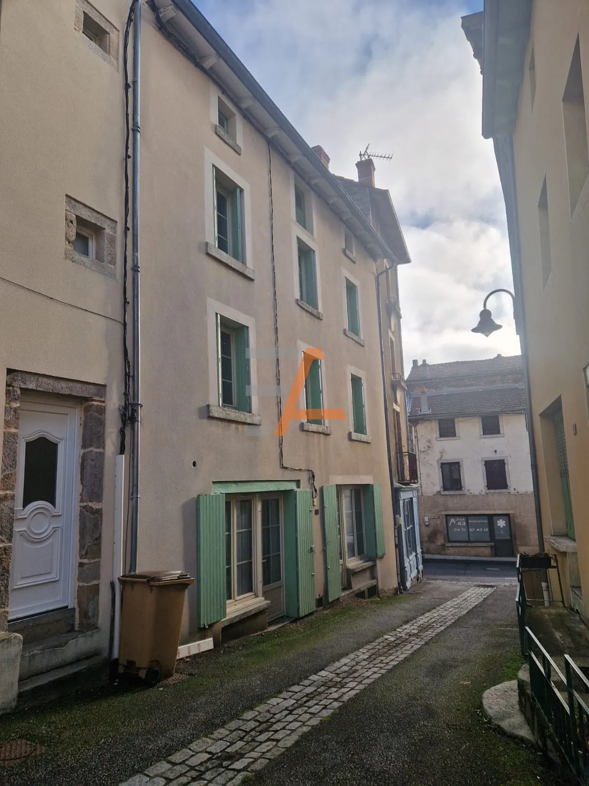 Maison de ville à Rosières de 106 m² proche commodités - Opportunité à saisir