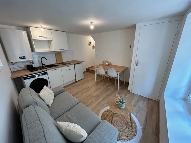 Immeuble de rapport rénové à Labruguière avec 3 appartements meublés et rendement locatif optimal 