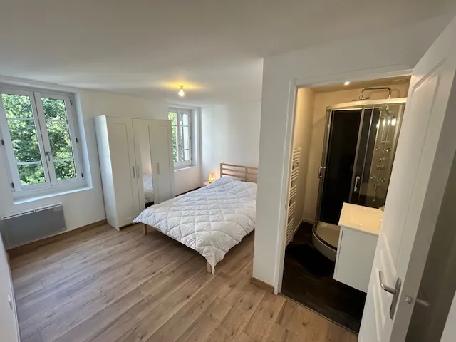 Immeuble de rapport rénové à Labruguière avec 3 appartements meublés et rendement locatif optimal 