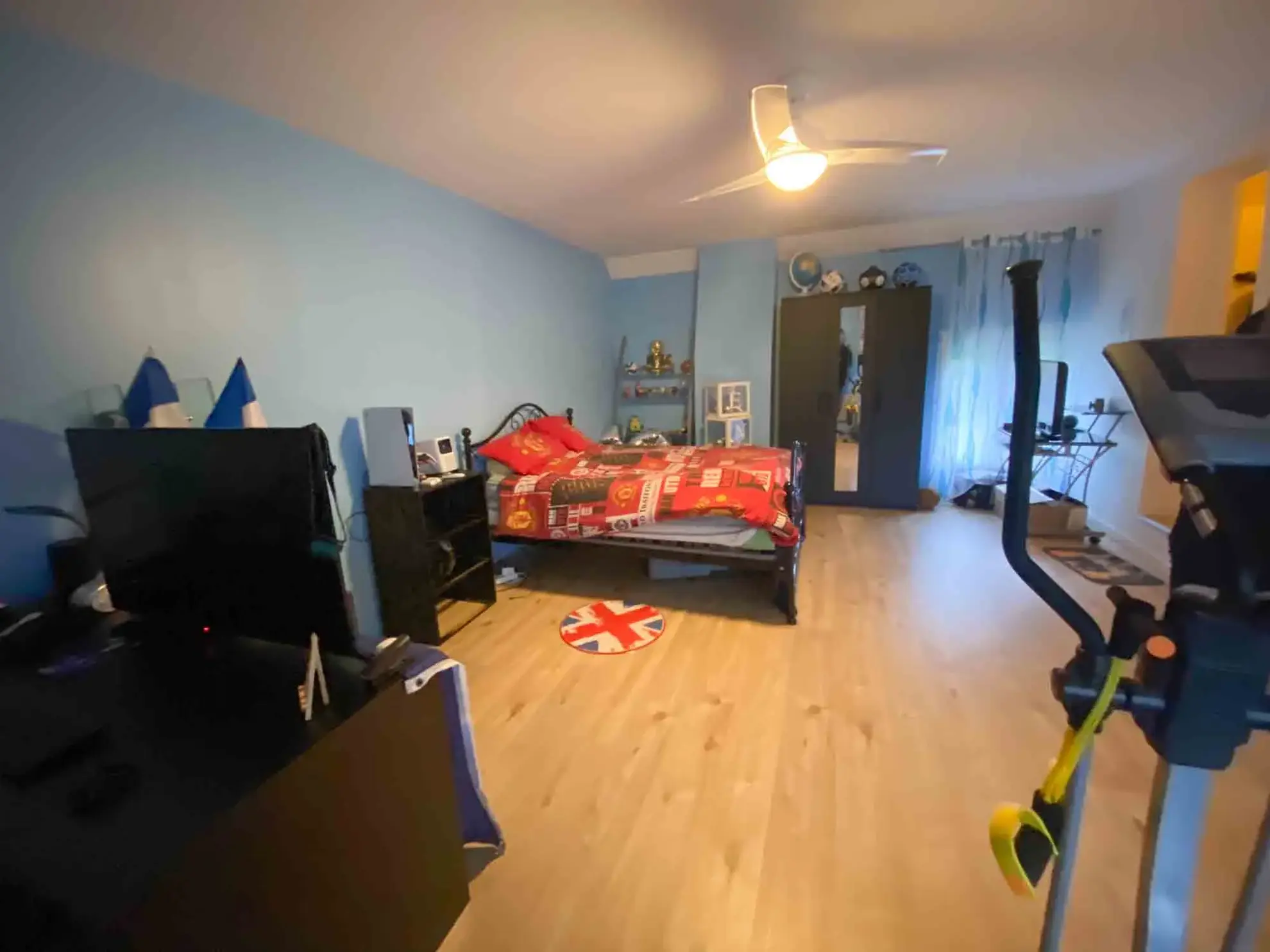 Maison individuelle en brique à Jeumont avec terrasse et terrain arboré 