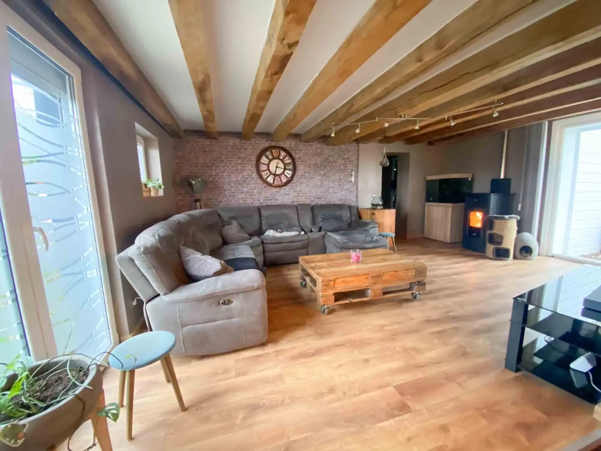 Maison individuelle en brique à Jeumont avec terrasse et terrain arboré 