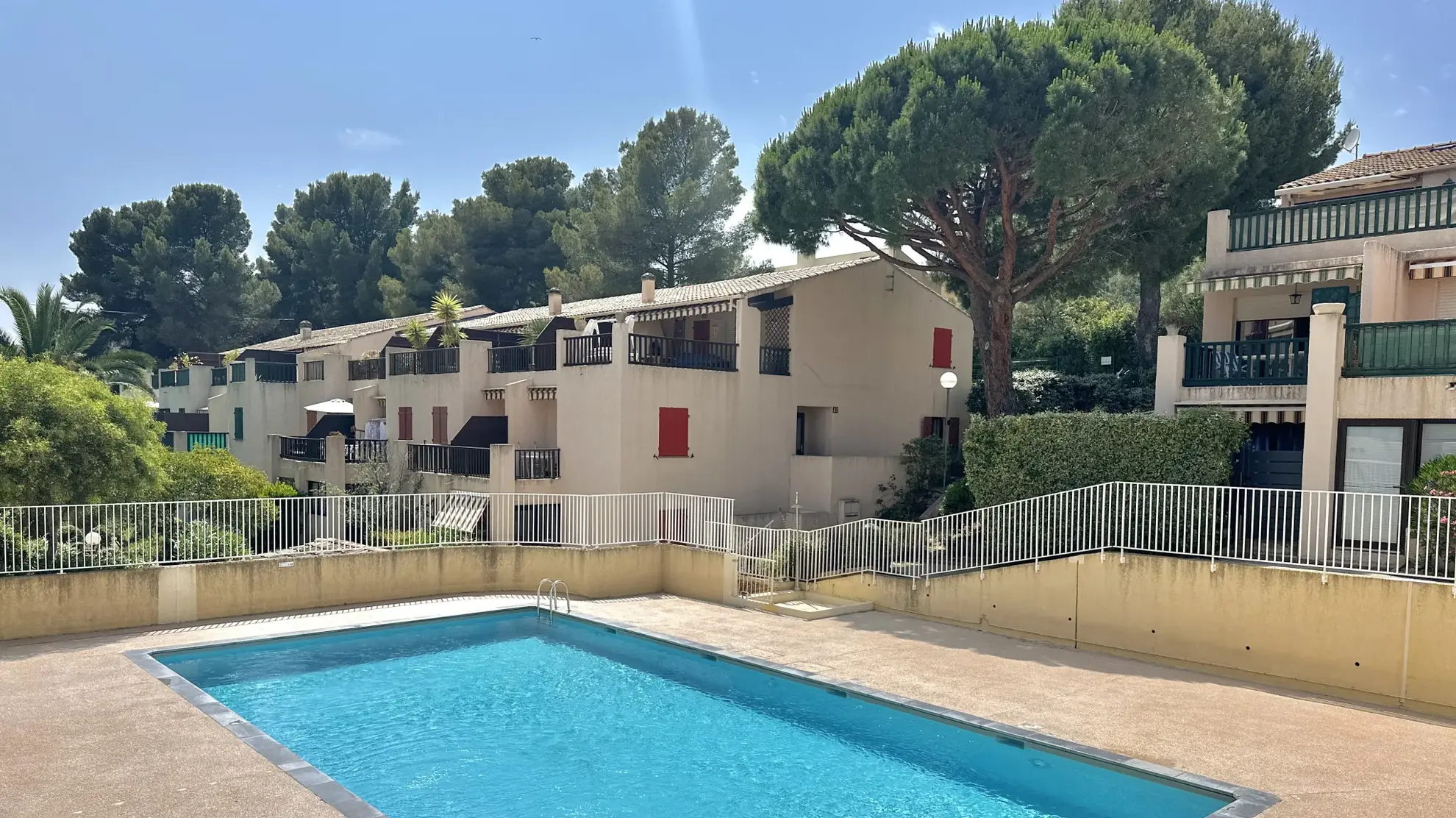 Studio à Bandol avec terrasse, proximité plages et centre-ville - Investissement ou pied-à-terre 