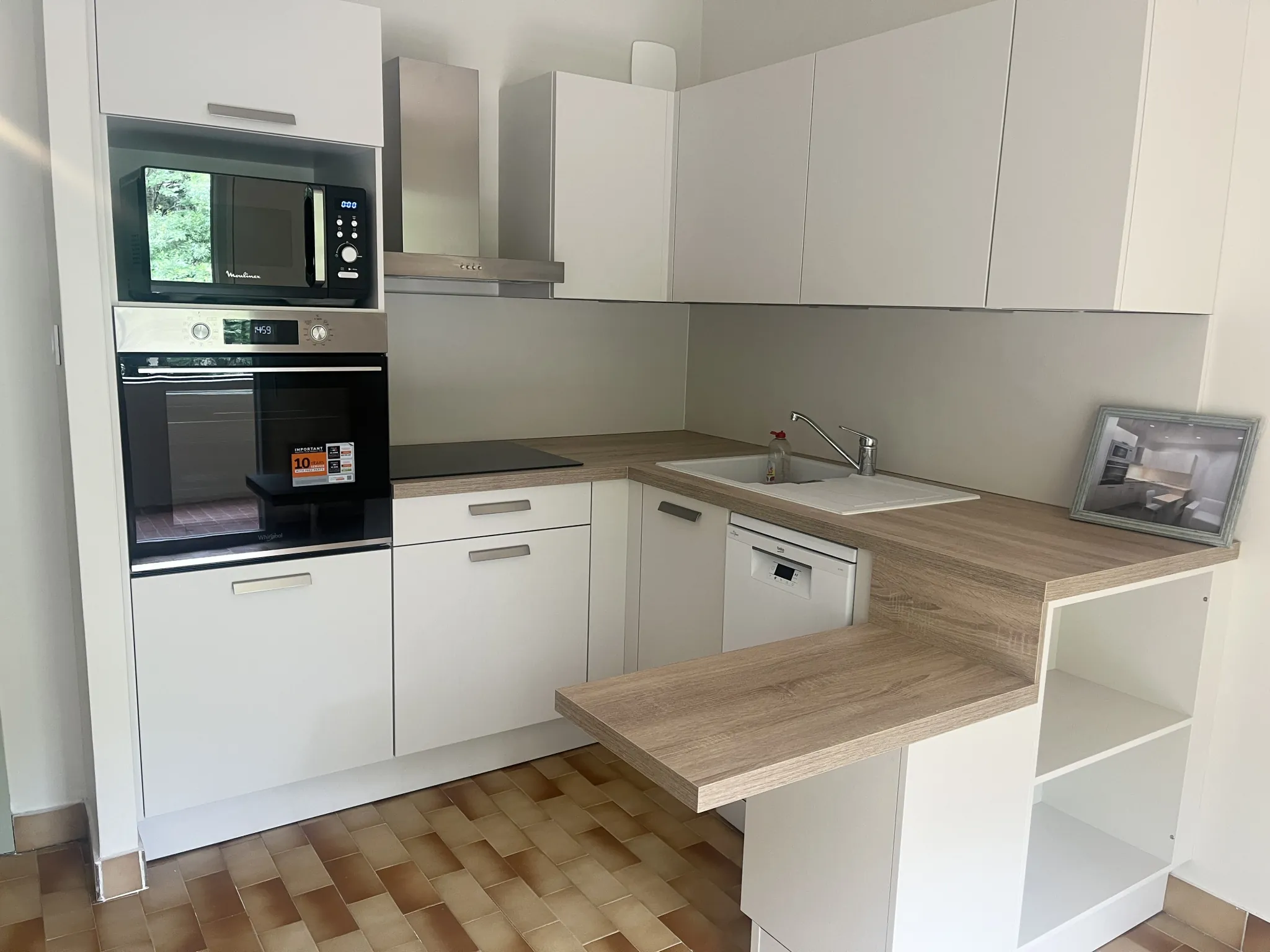 Appartement T2 avec balcon à Carry-le-Rouet, résidence sécurisée, proche du centre-ville 