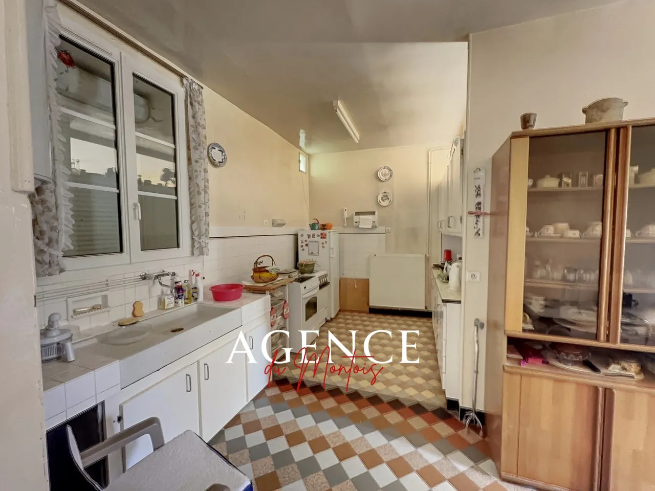 Maison de village à rénover avec dépendances à Donnemarie-Dontilly 