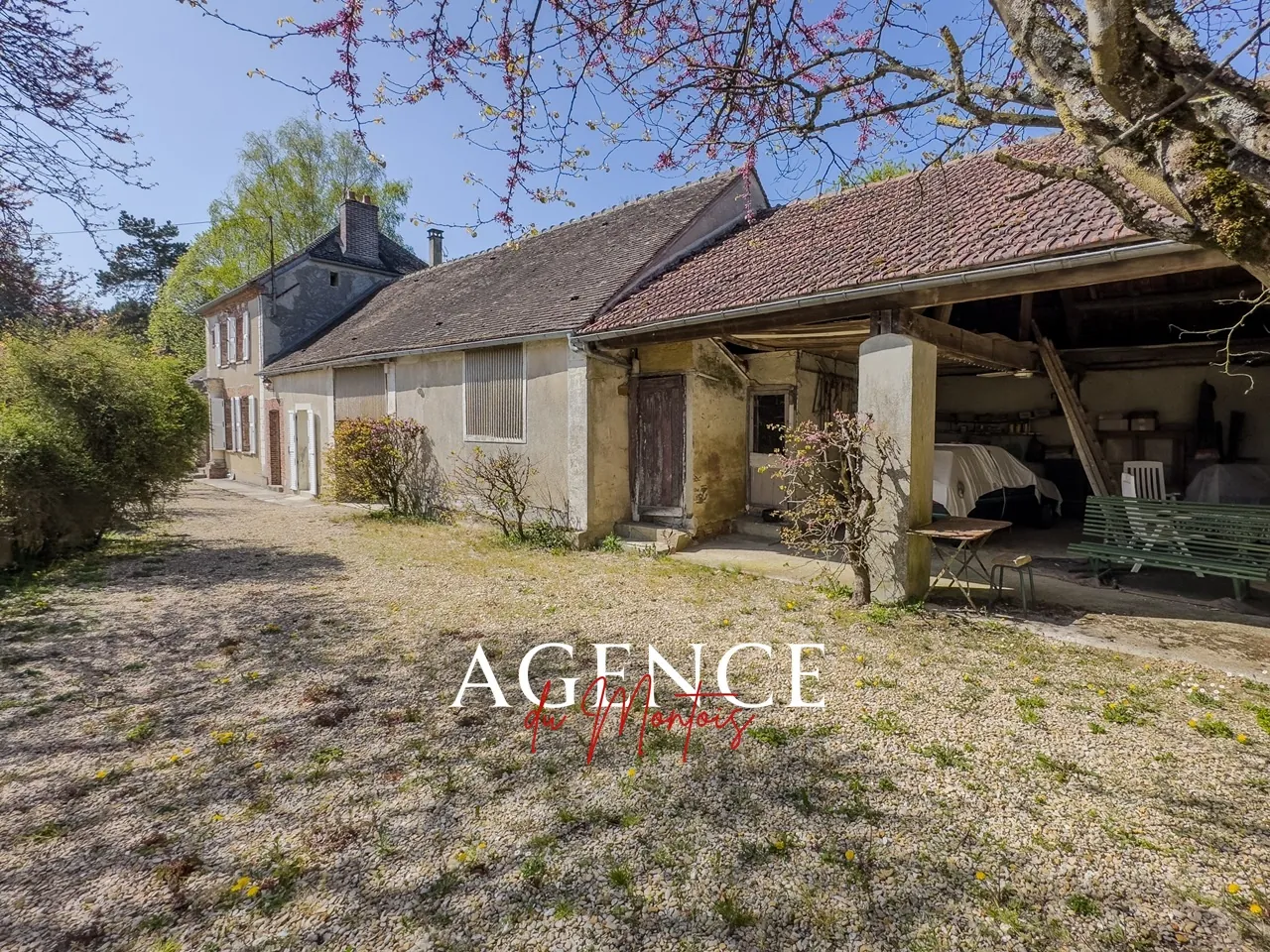 Maison de village à rénover avec dépendances à Donnemarie-Dontilly 