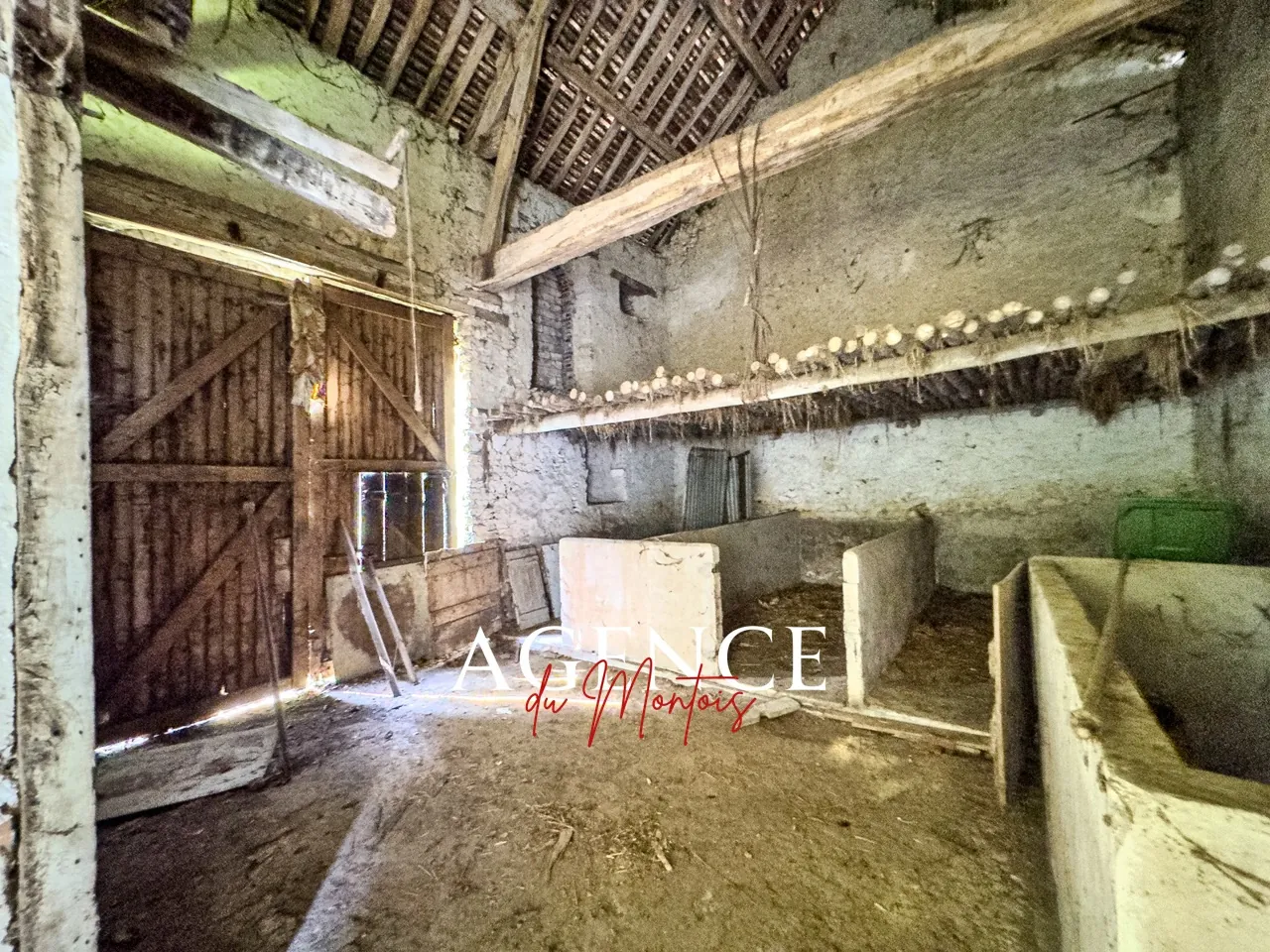 Maison de village à rénover avec dépendances à Donnemarie-Dontilly 