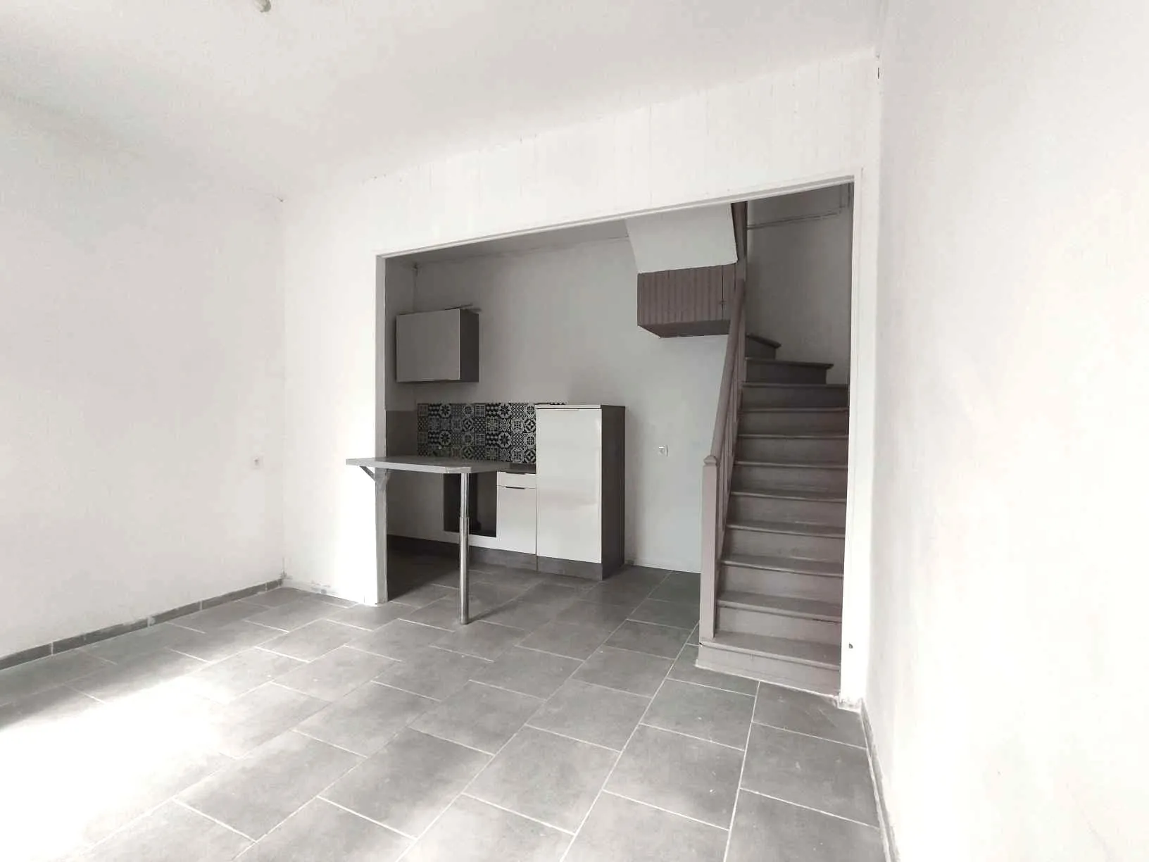 Maison de ville de 57m² à Dieppe avec 3 chambres, idéale pour investissement ou résidence principale 