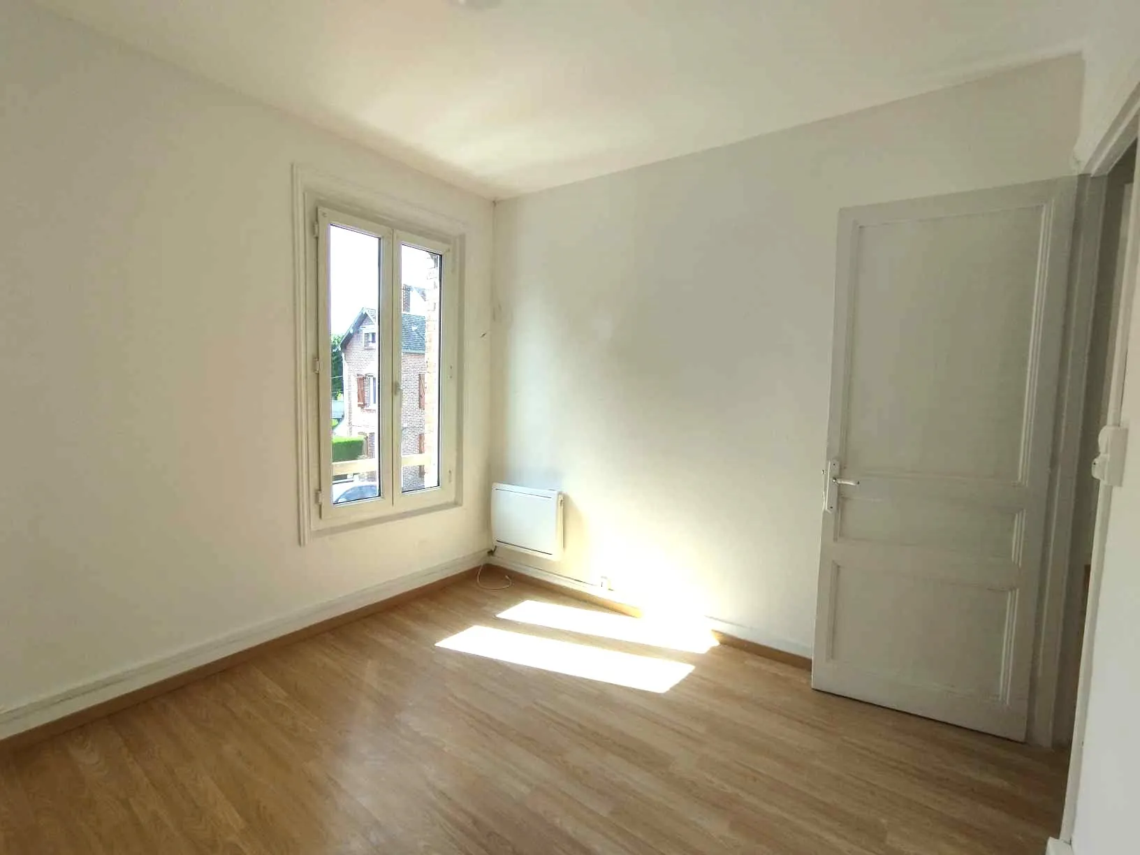 Maison de ville de 57m² à Dieppe avec 3 chambres, idéale pour investissement ou résidence principale 