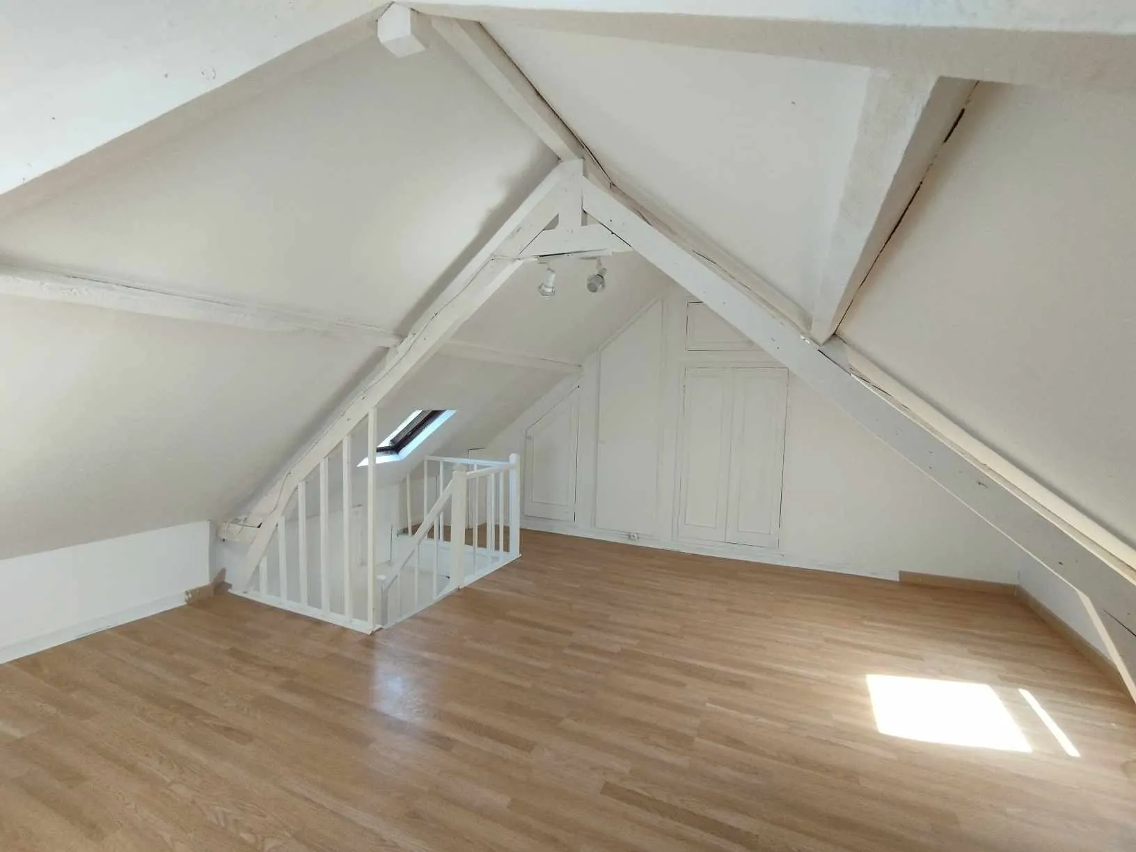 Maison de ville de 57m² à Dieppe avec 3 chambres, idéale pour investissement ou résidence principale 