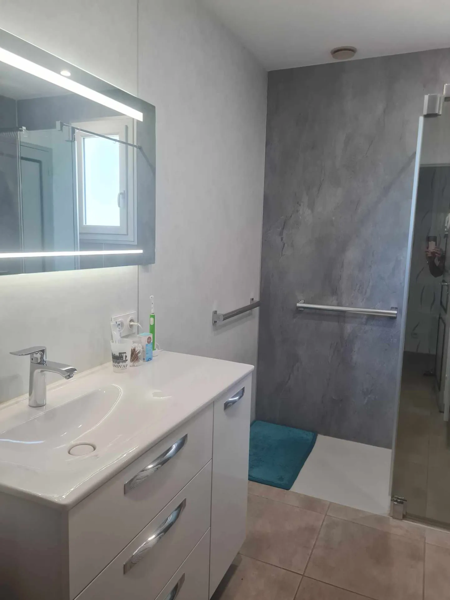 Maison individuelle avec piscine et dépendance à Soulgé-sur-Ouette (112 m², 2580 m² de terrain) 