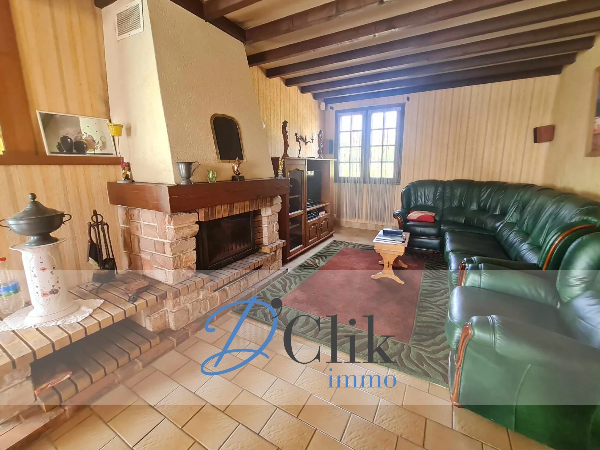 Maison individuelle avec piscine et dépendance à Soulgé-sur-Ouette (112 m², 2580 m² de terrain) 