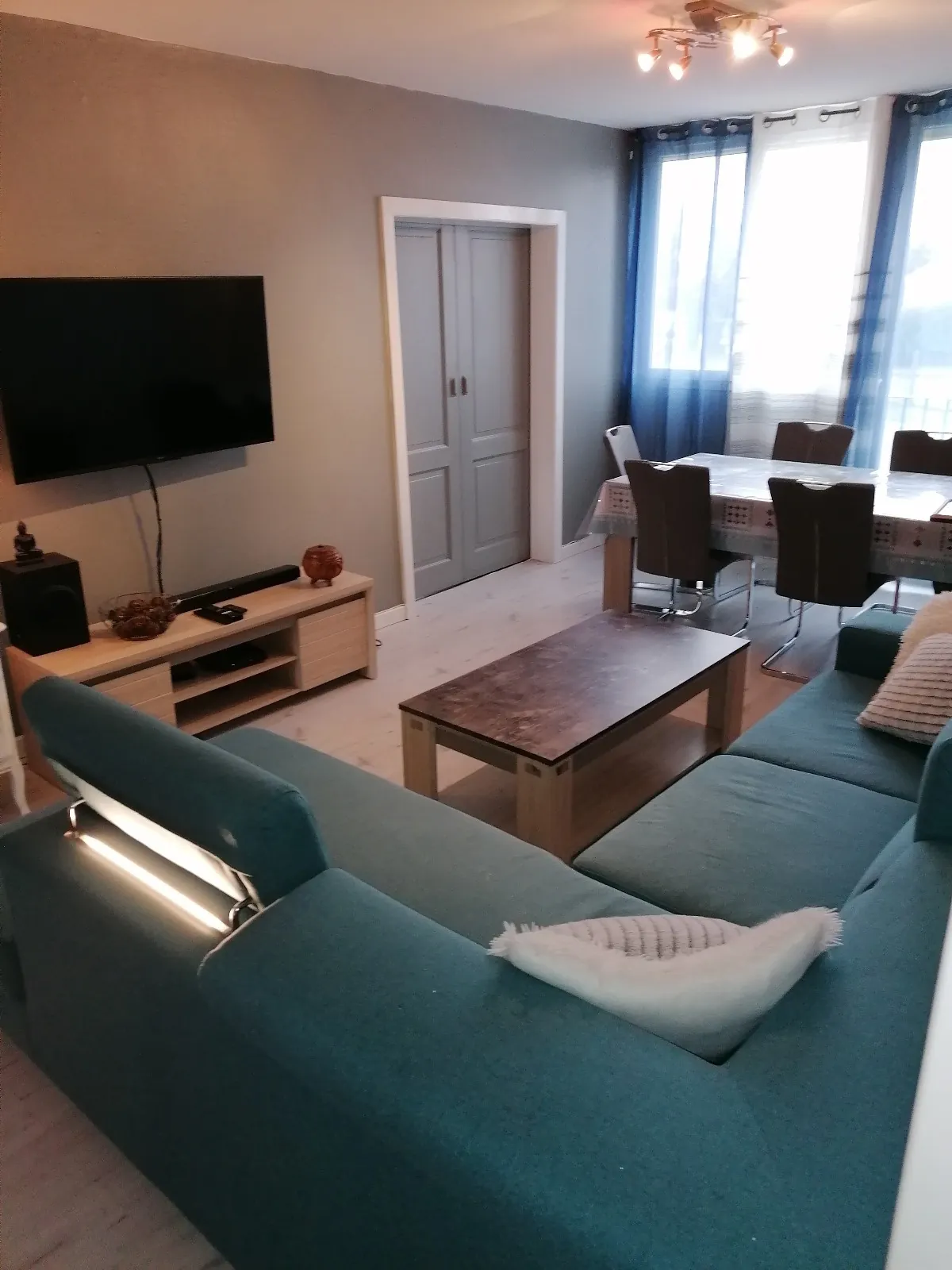 Appartement T4 lumineux avec balcon, cave et jardin à Carbon Blanc 