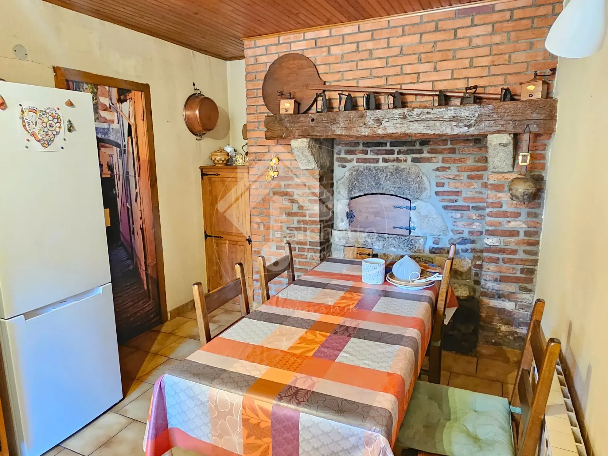 Maison en pierre à Saint-Clément - Charme et authenticité dans la Montagne Bourbonnaise 