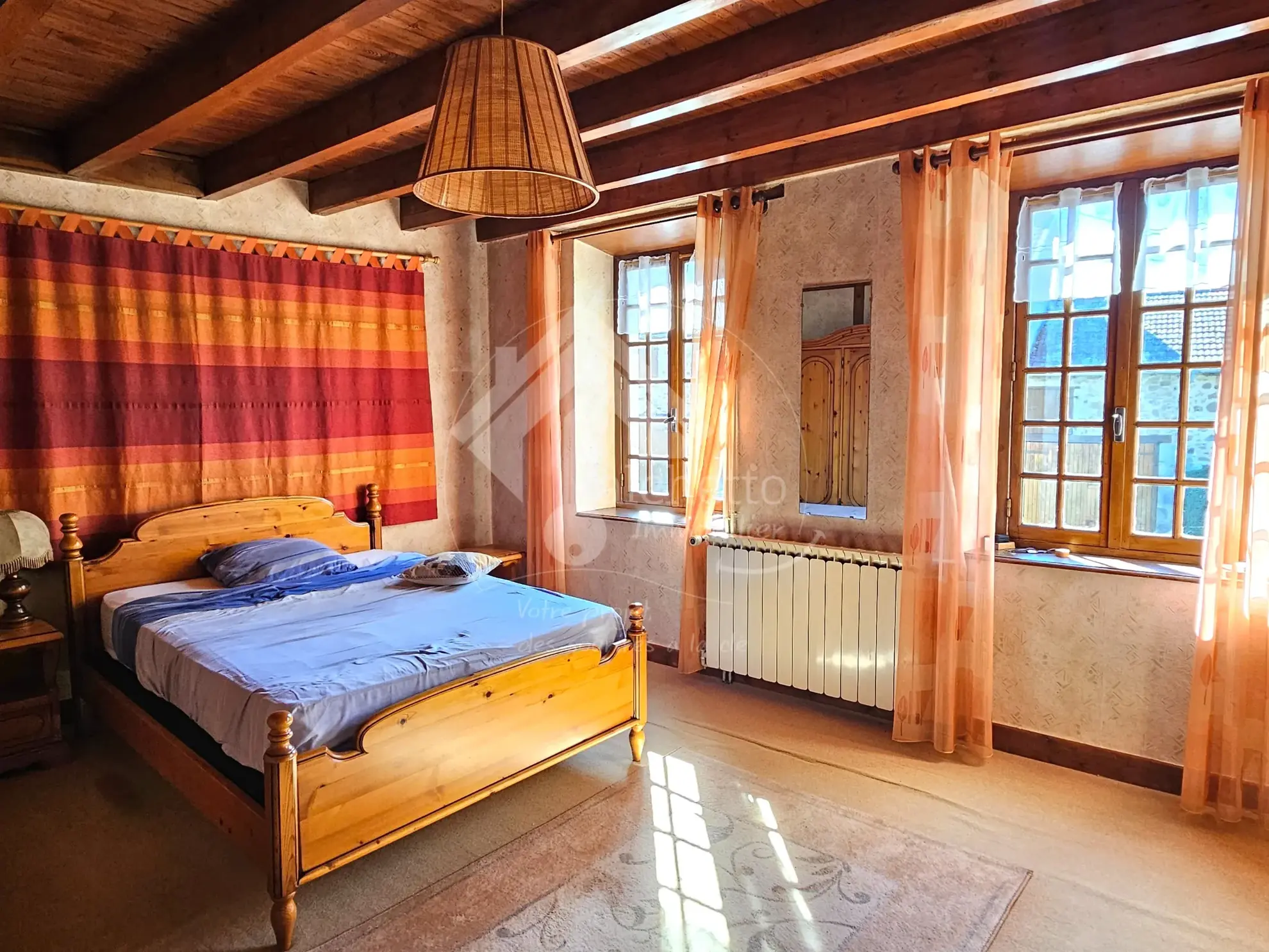 Maison en pierre à Saint-Clément - Charme et authenticité dans la Montagne Bourbonnaise 