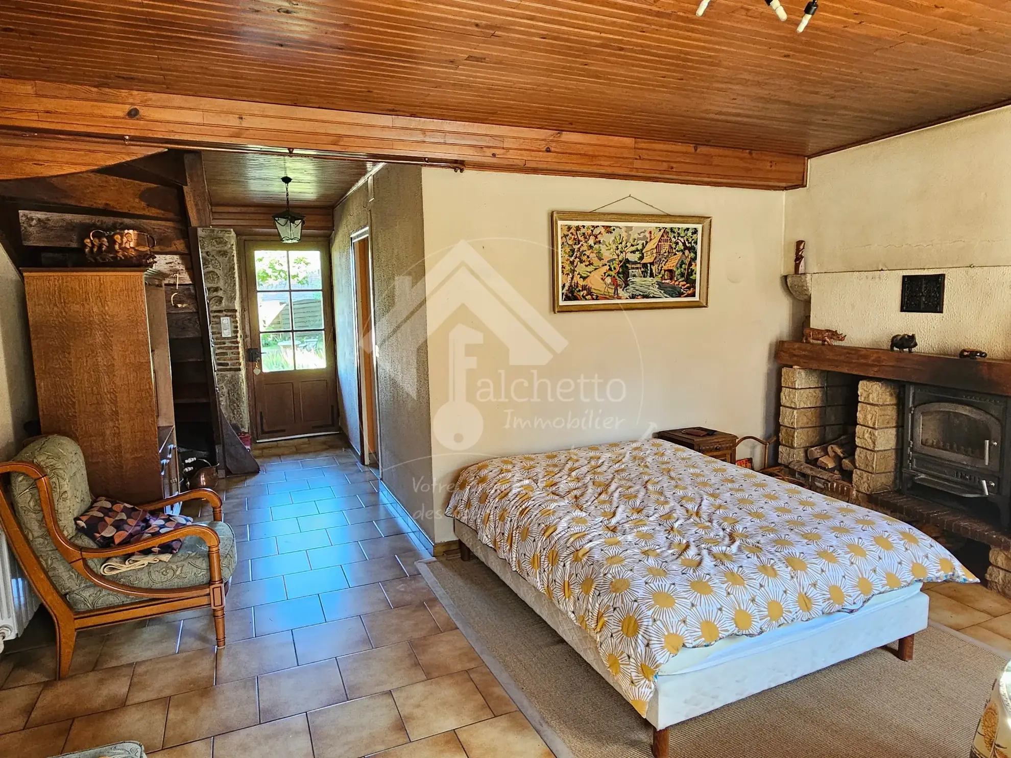 Maison en pierre à Saint-Clément - Charme et authenticité dans la Montagne Bourbonnaise 