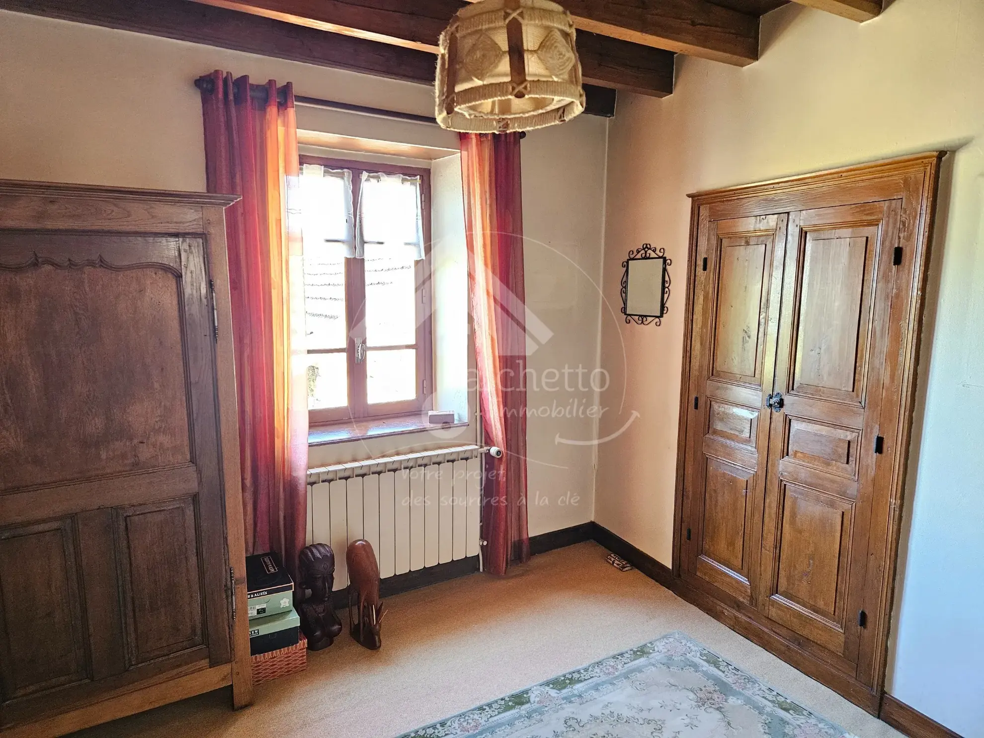 Maison en pierre à Saint-Clément - Charme et authenticité dans la Montagne Bourbonnaise 