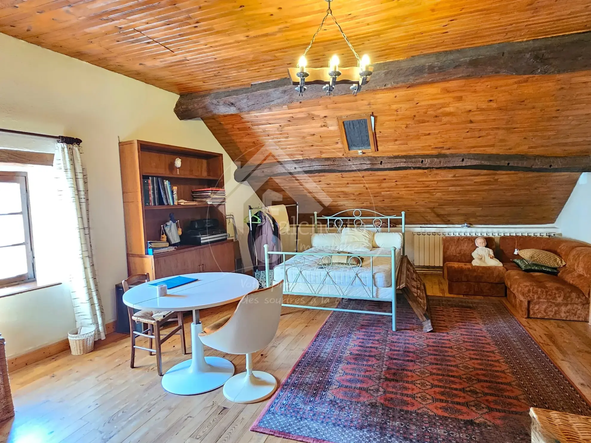 Maison en pierre à Saint-Clément - Charme et authenticité dans la Montagne Bourbonnaise 