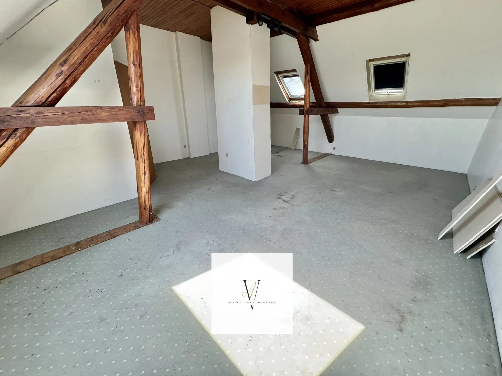 Maison à Cadenbronn à diviser en 3 appartements avec loft, investissement immobilier 