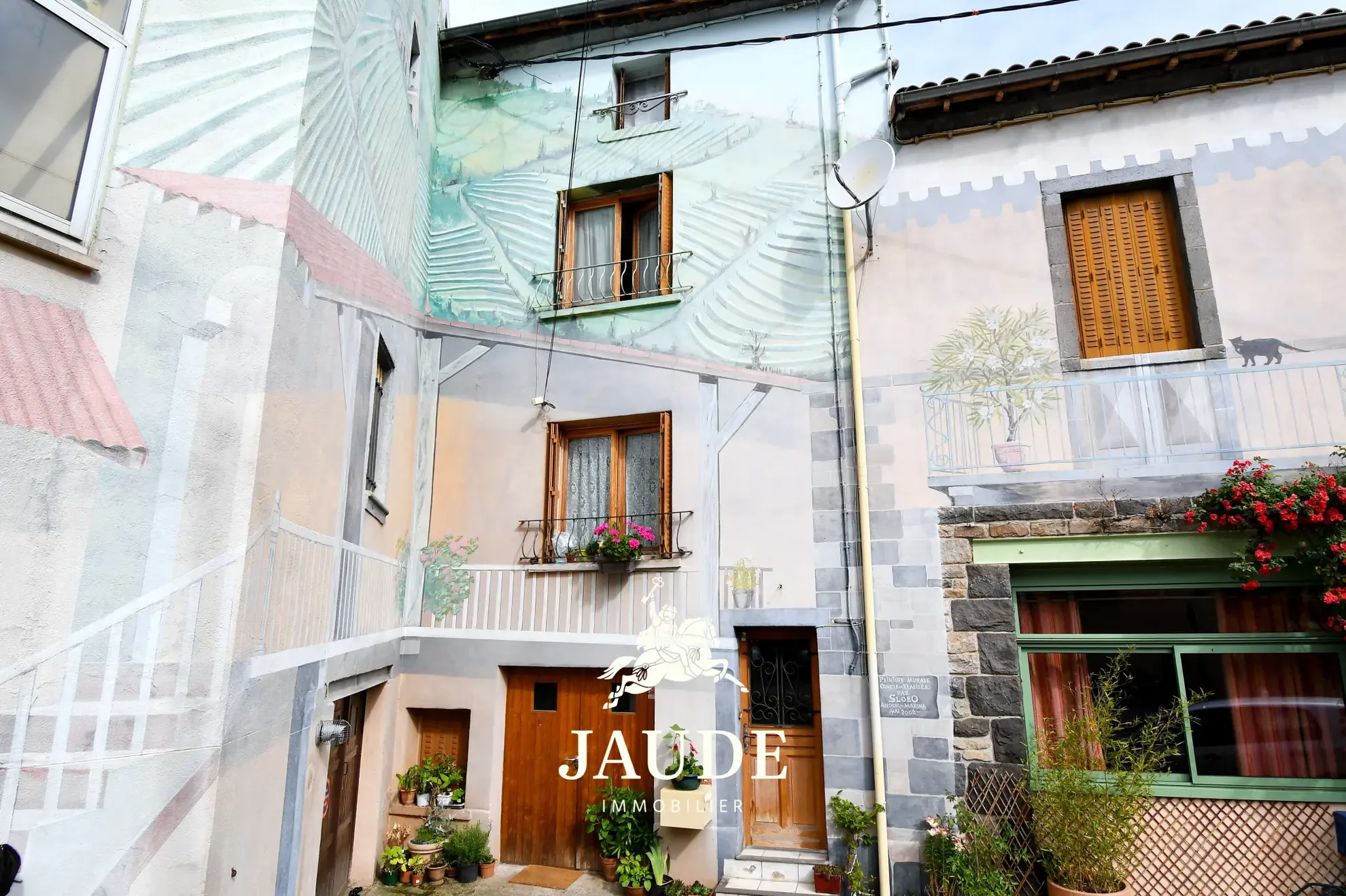 Maison de bourg à Ceyrat avec garage, cave et travaux de rénovation 